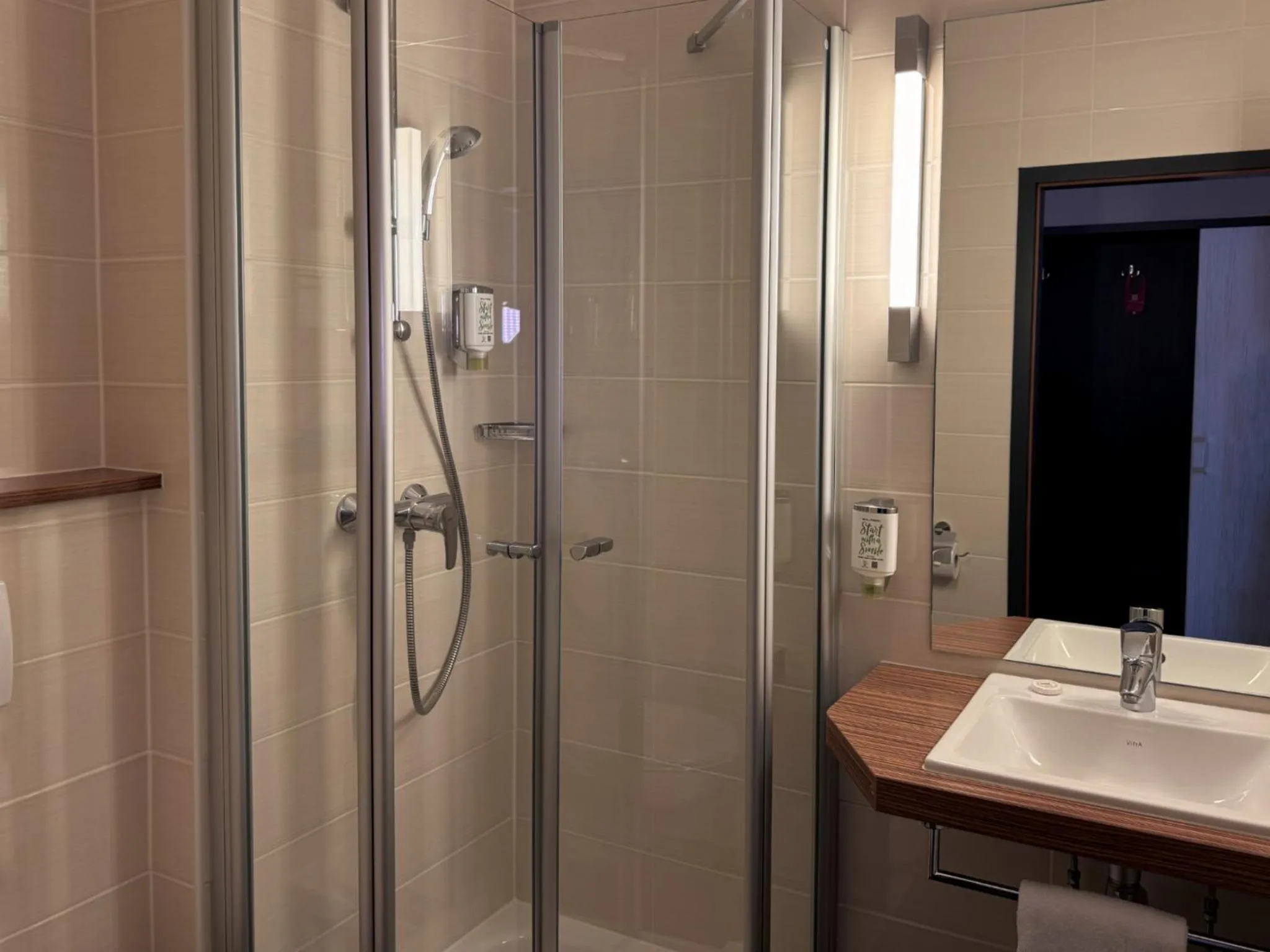 Shower in Eisberg Hotel Schwanen