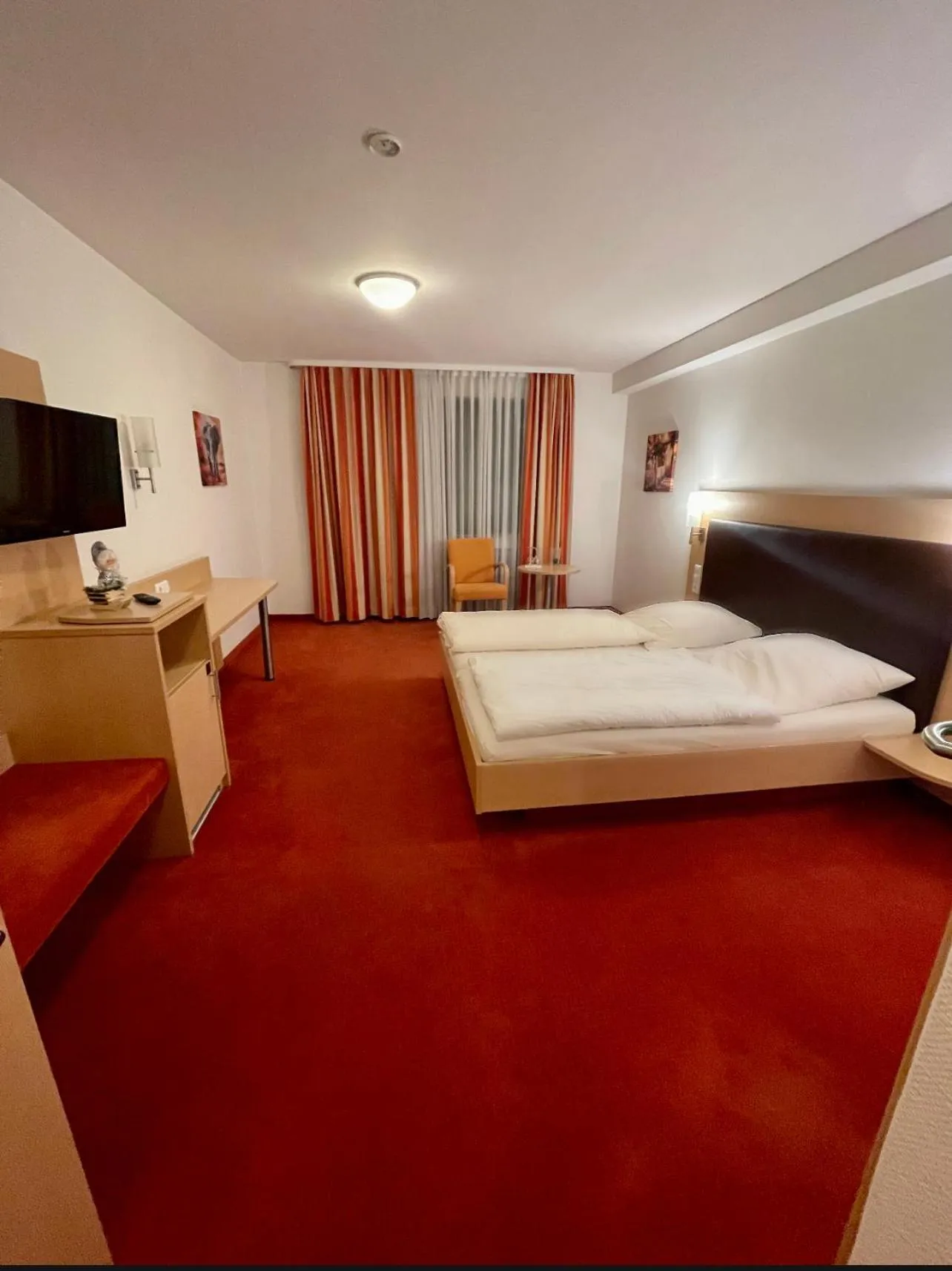 Photo of the whole room in LILTON Hotel Stuttgart-Zuffenhausen