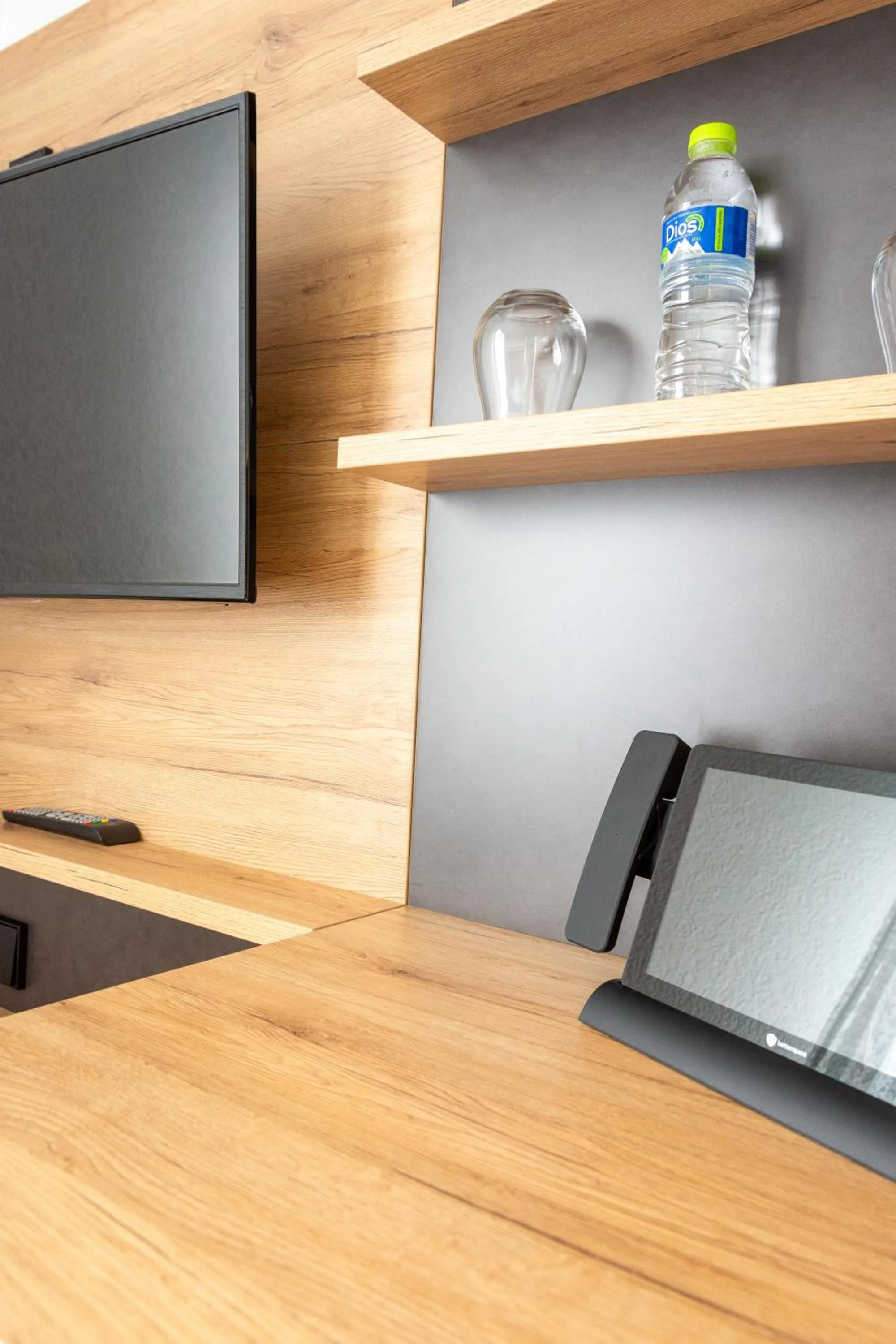 TV and multimedia in Cocco-Bello Smart Check-in Hotel