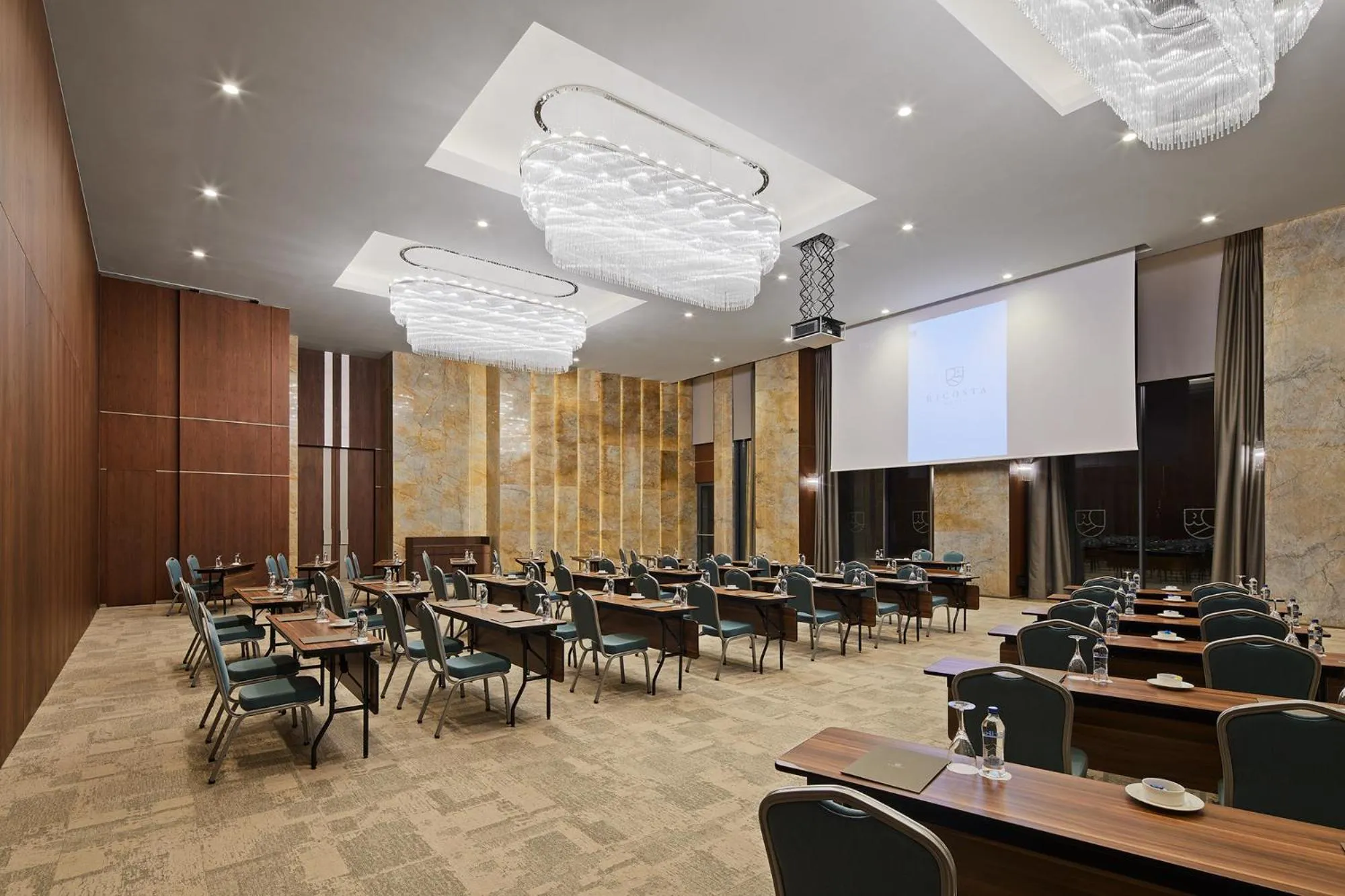 Business facilities in Ricosta Hotel