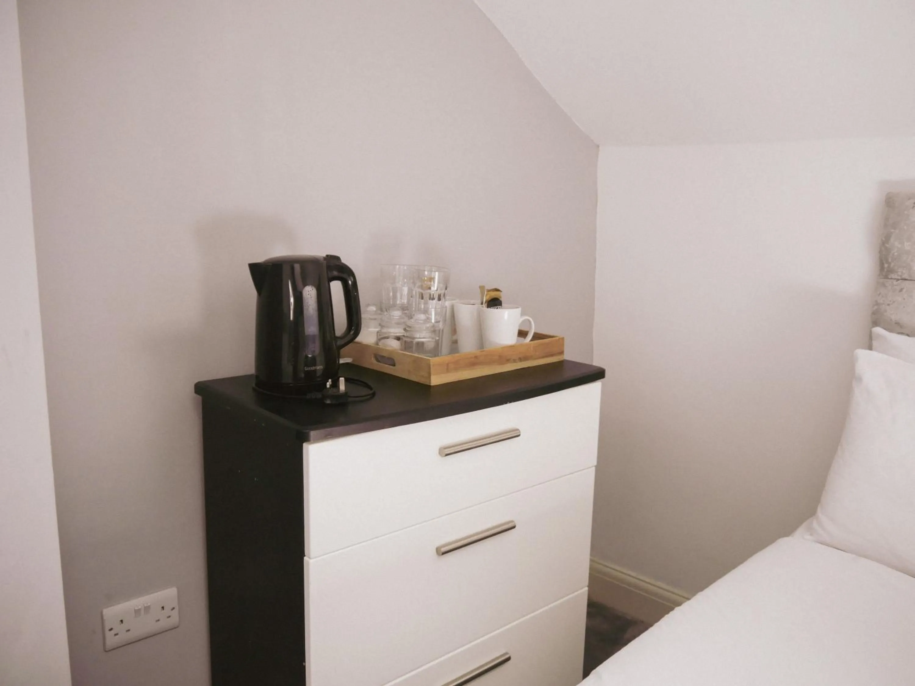 Coffee/tea facilities, Bed in Hotel Anfield