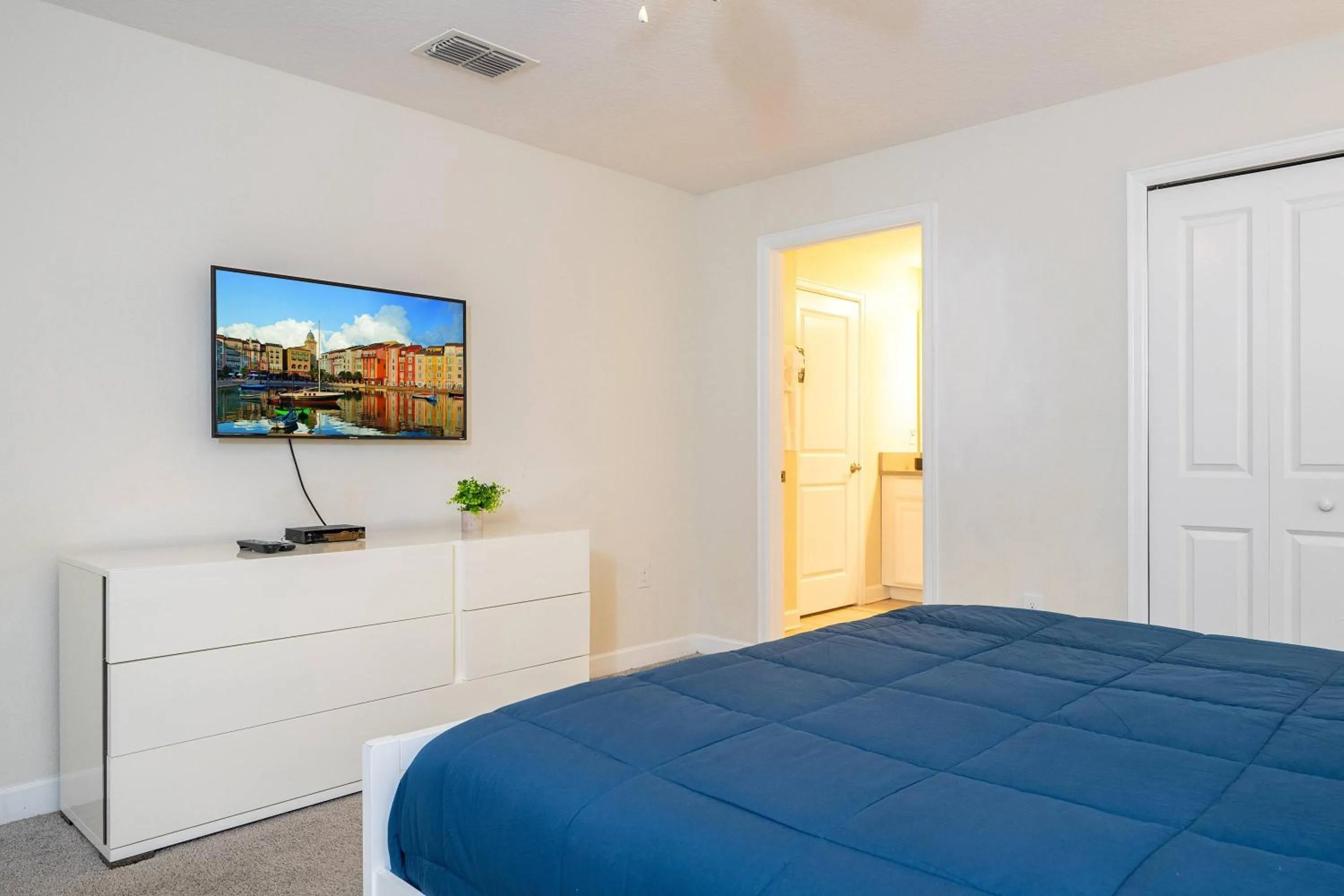 Bed in Gorgeous Four Bd w/ Pool close to Disney 5035