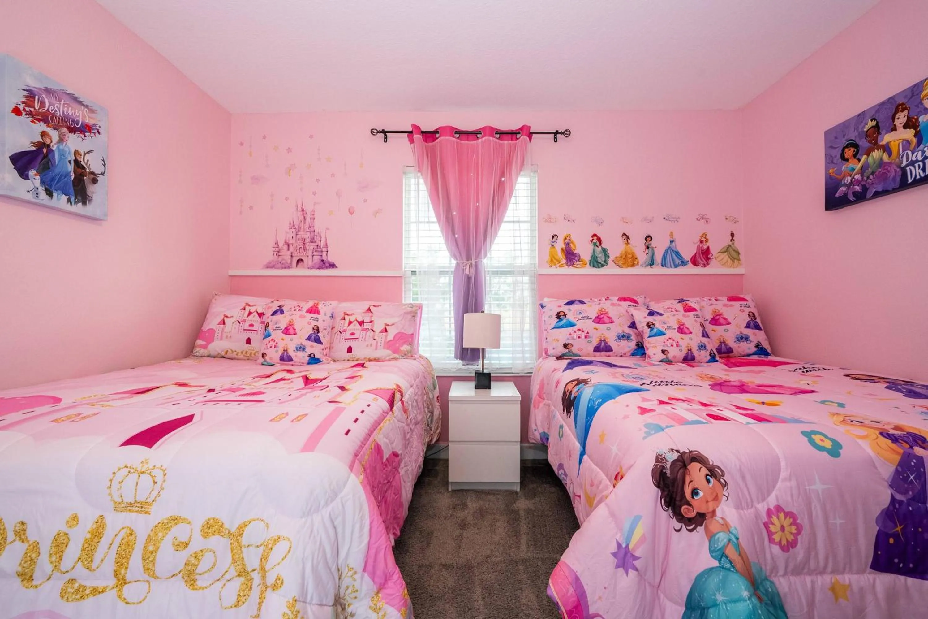 Bed in Gorgeous Four Bd w/ Pool close to Disney 5035