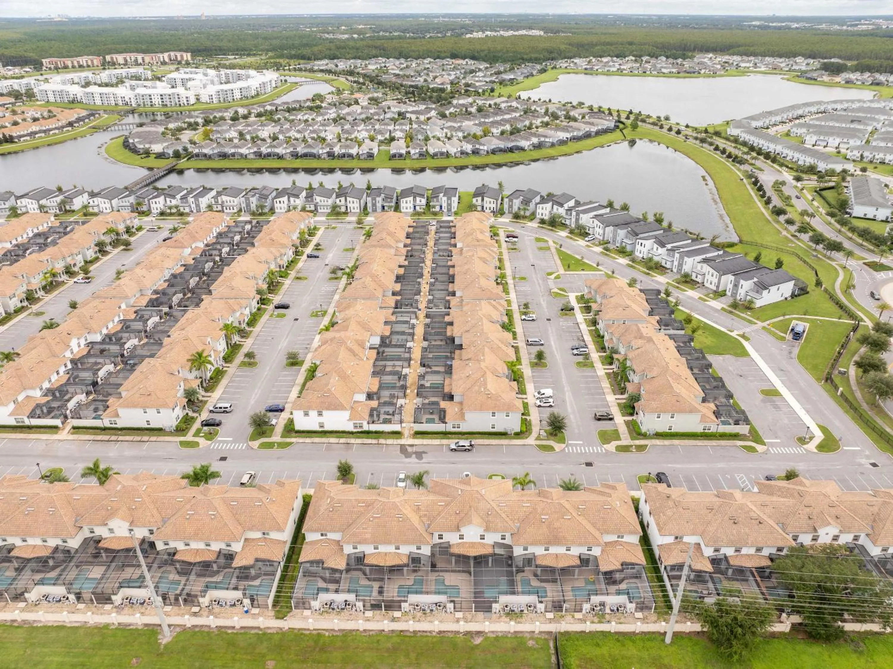 Gorgeous Four Bd w/ Pool close to Disney 5035