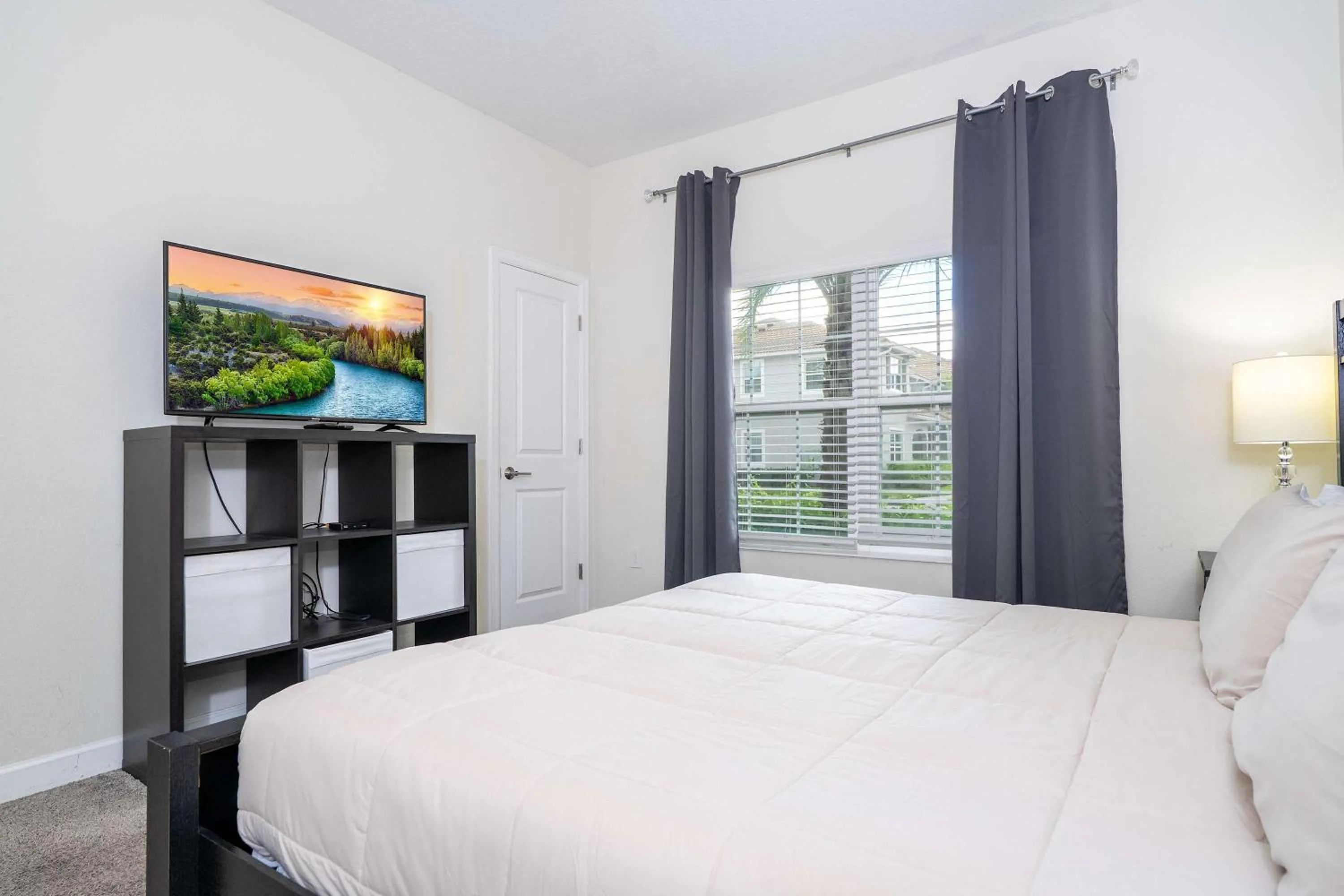 Bed in Gorgeous Four Bd w/ Pool close to Disney 5035