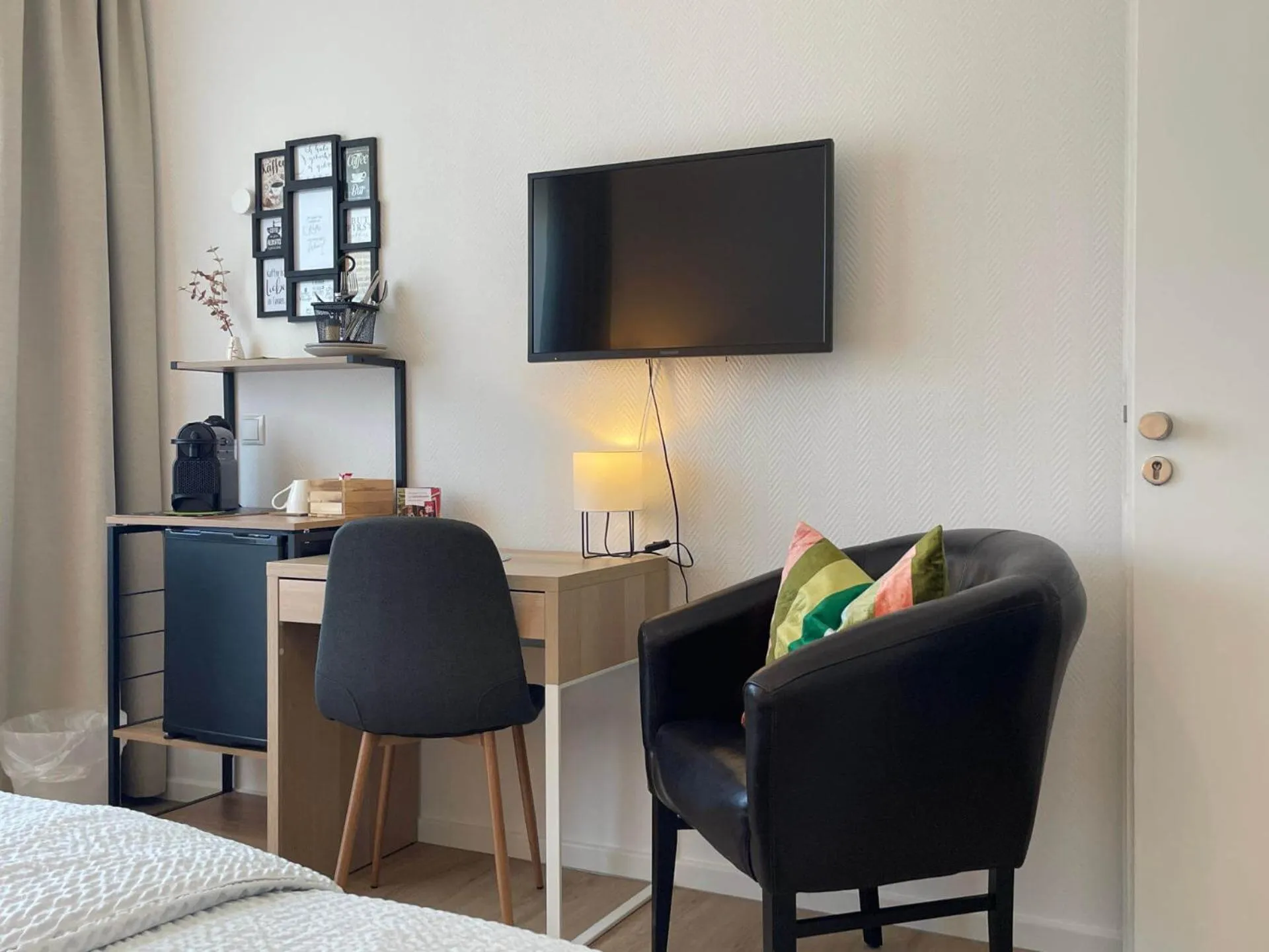 TV and multimedia, Bed in AhrPart Hotel Central