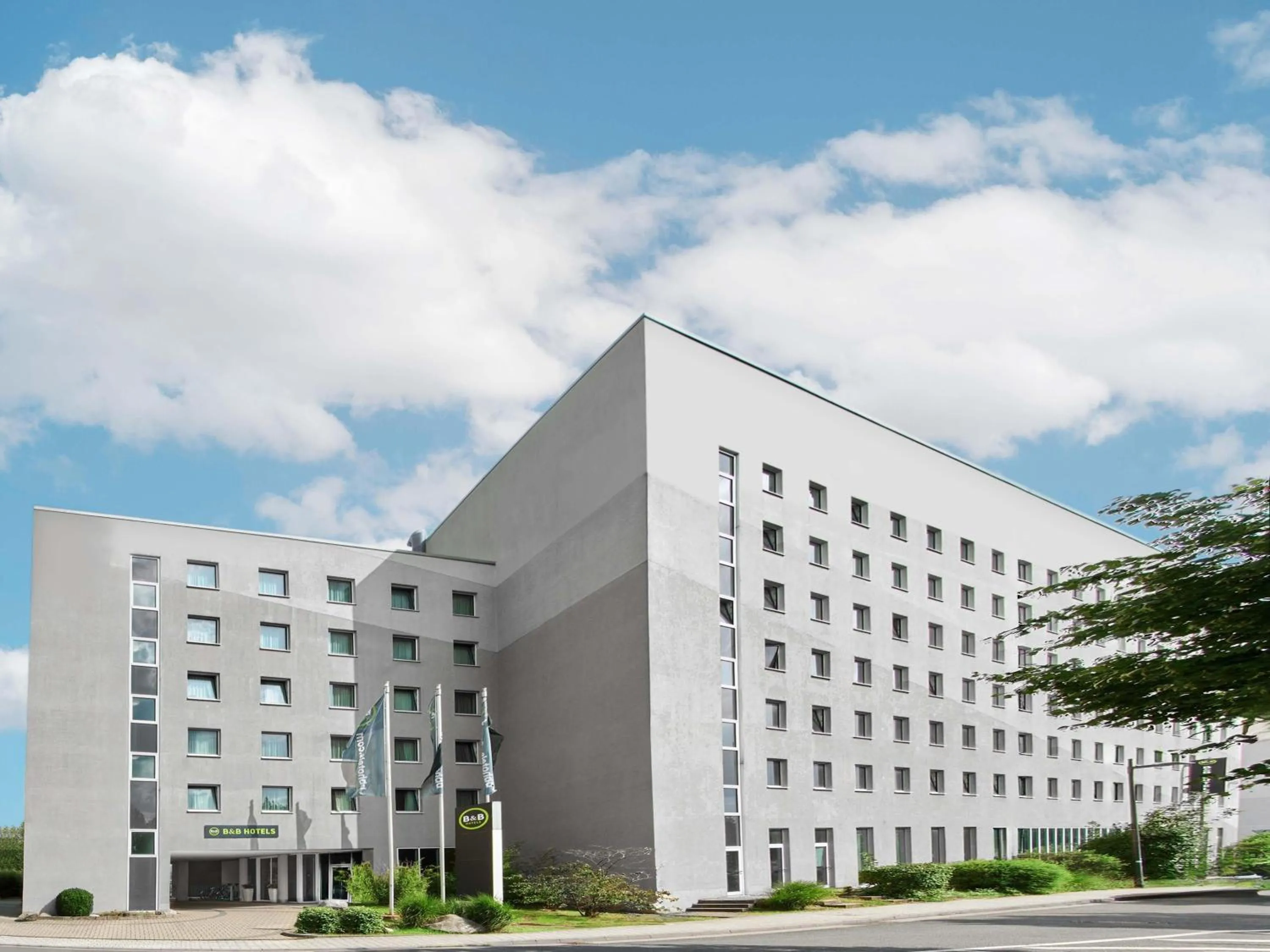 Property building in B&B Hotel Frankfurt-Messe