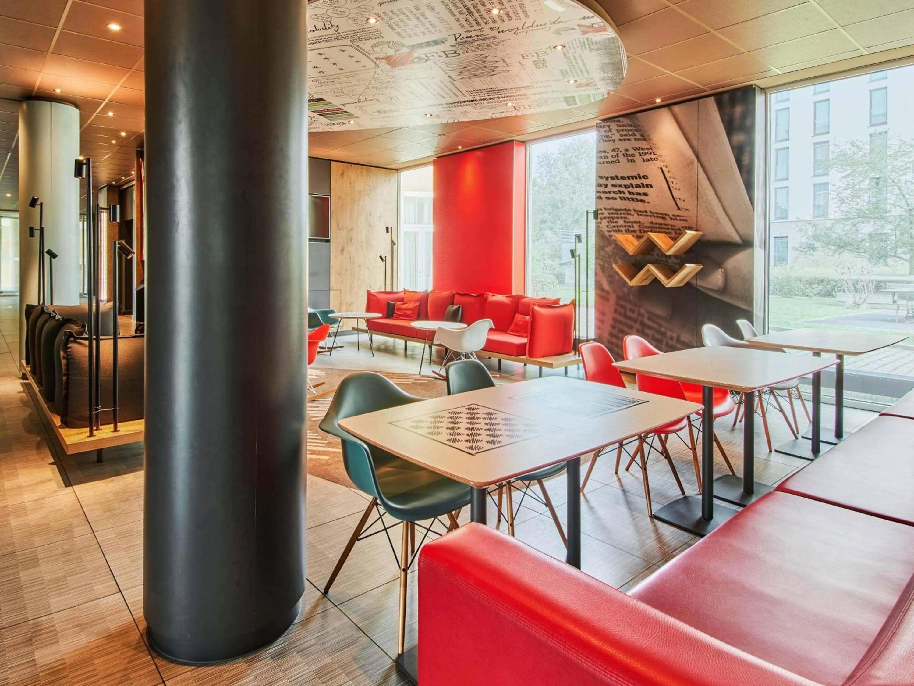 Restaurant/places to eat in B&B Hotel Frankfurt-Messe