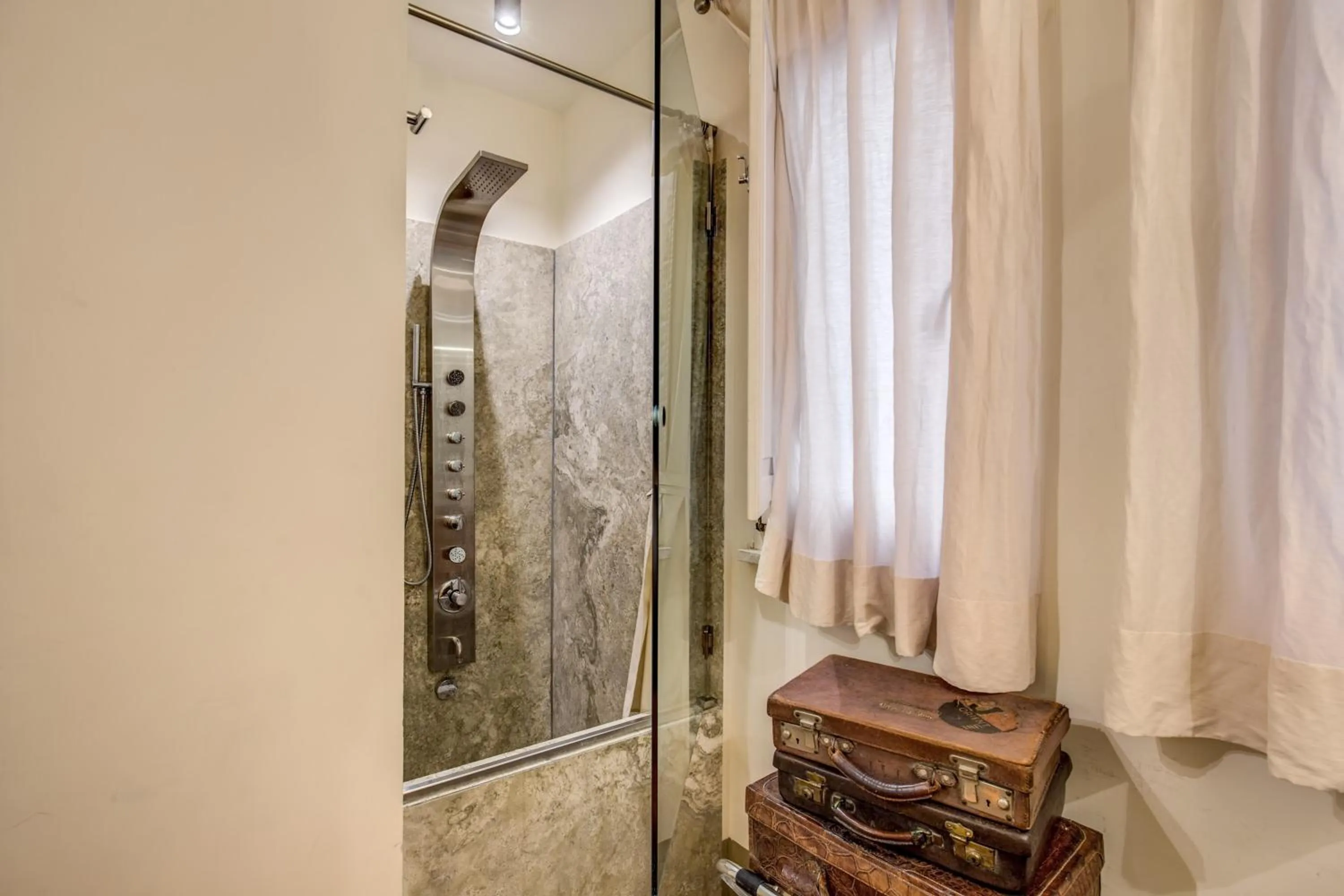 Shower in Residenze Argileto