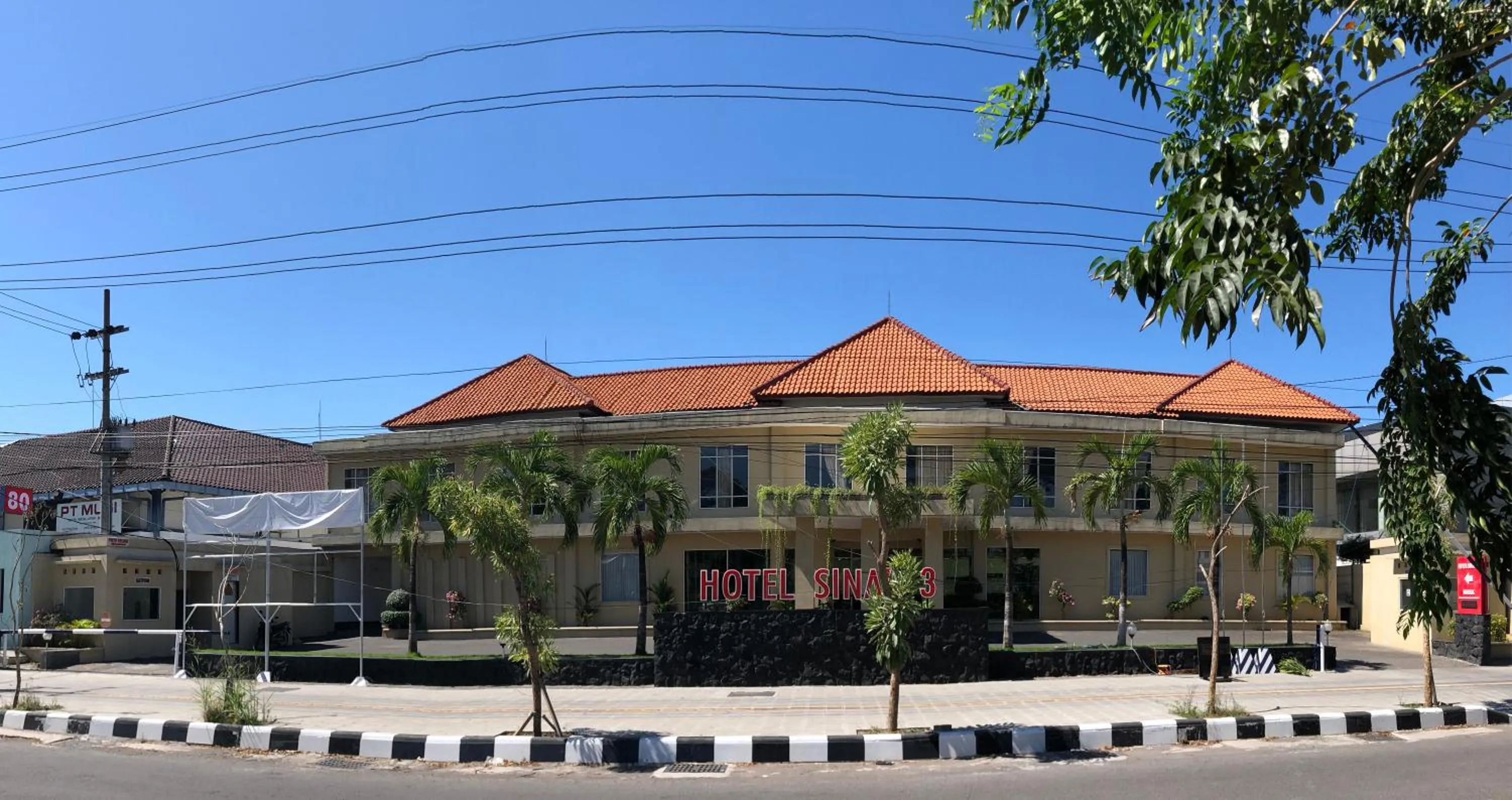 Property building in Hotel Sinar 3