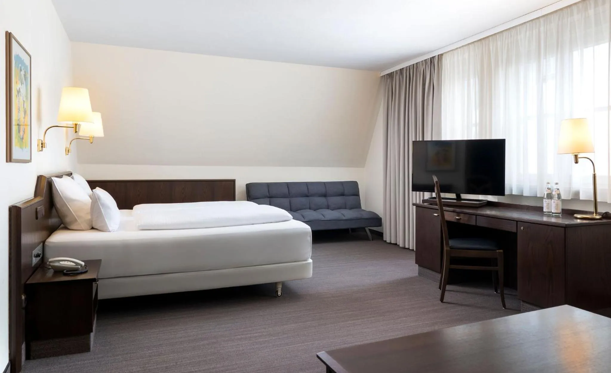 Bed in Hotel Klösterle Nördlingen - in Kürze elaya hotel kloesterle noerdlingen