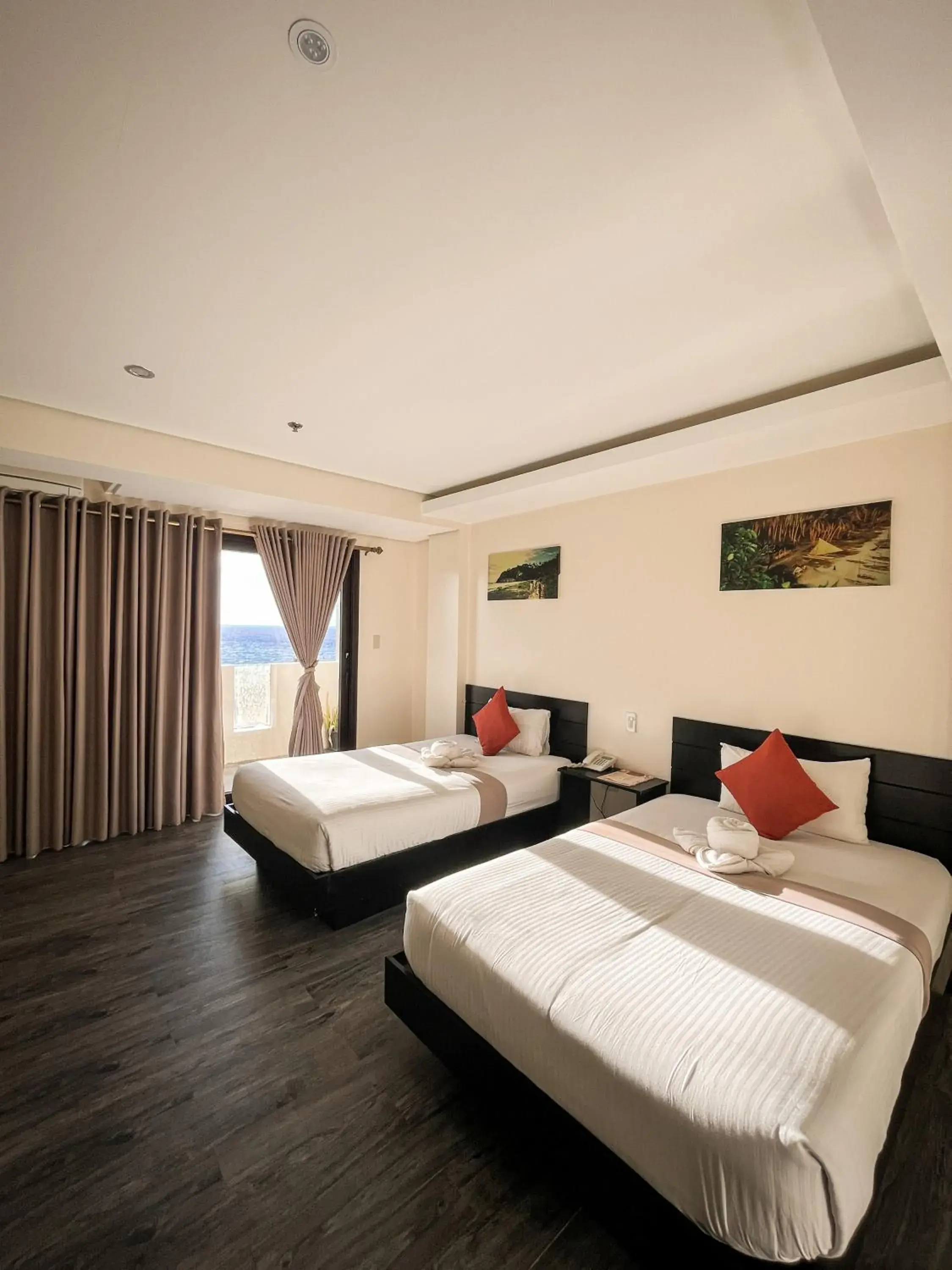 Deluxe Twin Room with Sea View in Navarro Hotel Deluxe Twin Room with Sea View in Navarro Hotel