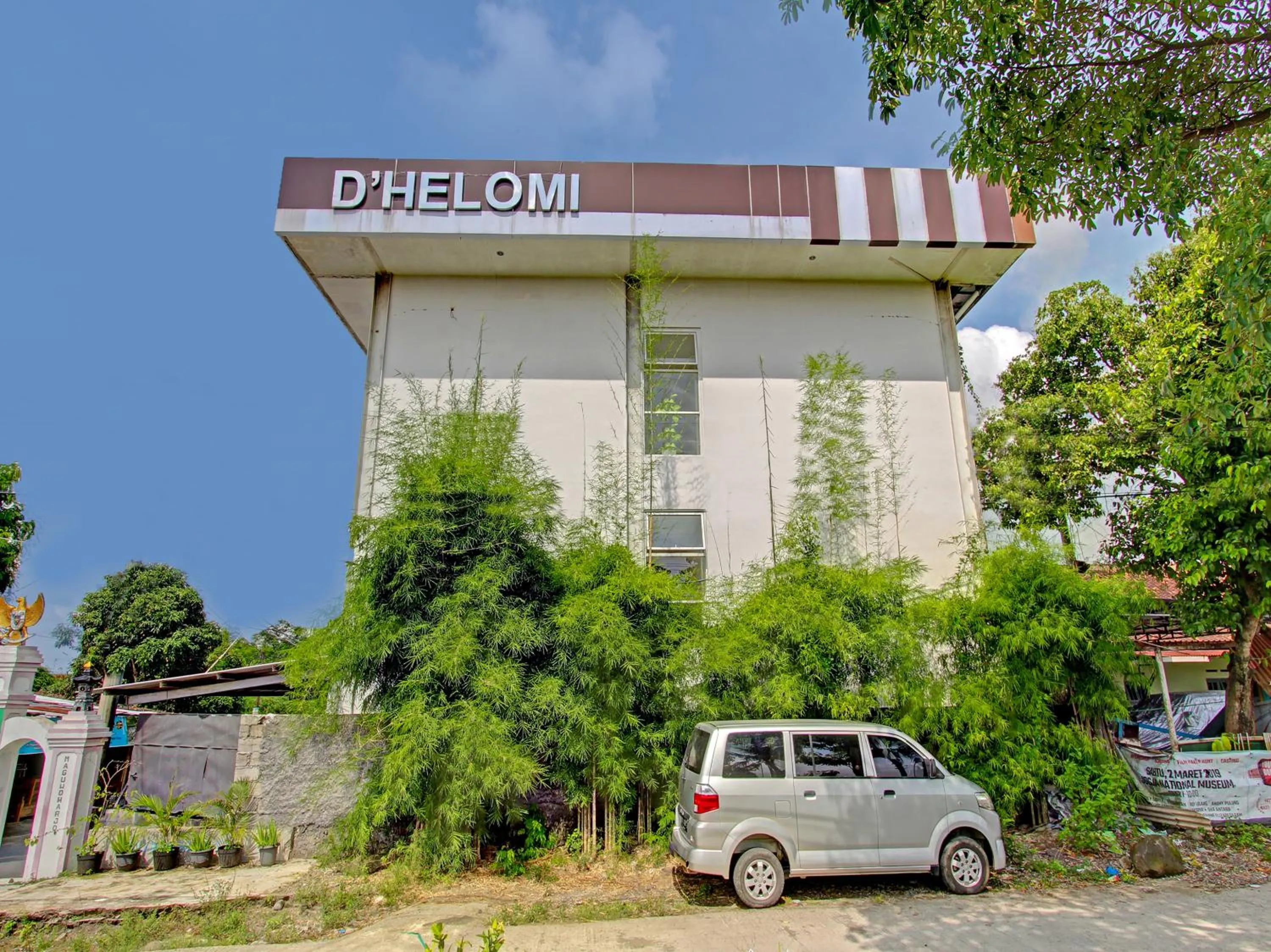 Property building in Collection O 90253 DHelomi
