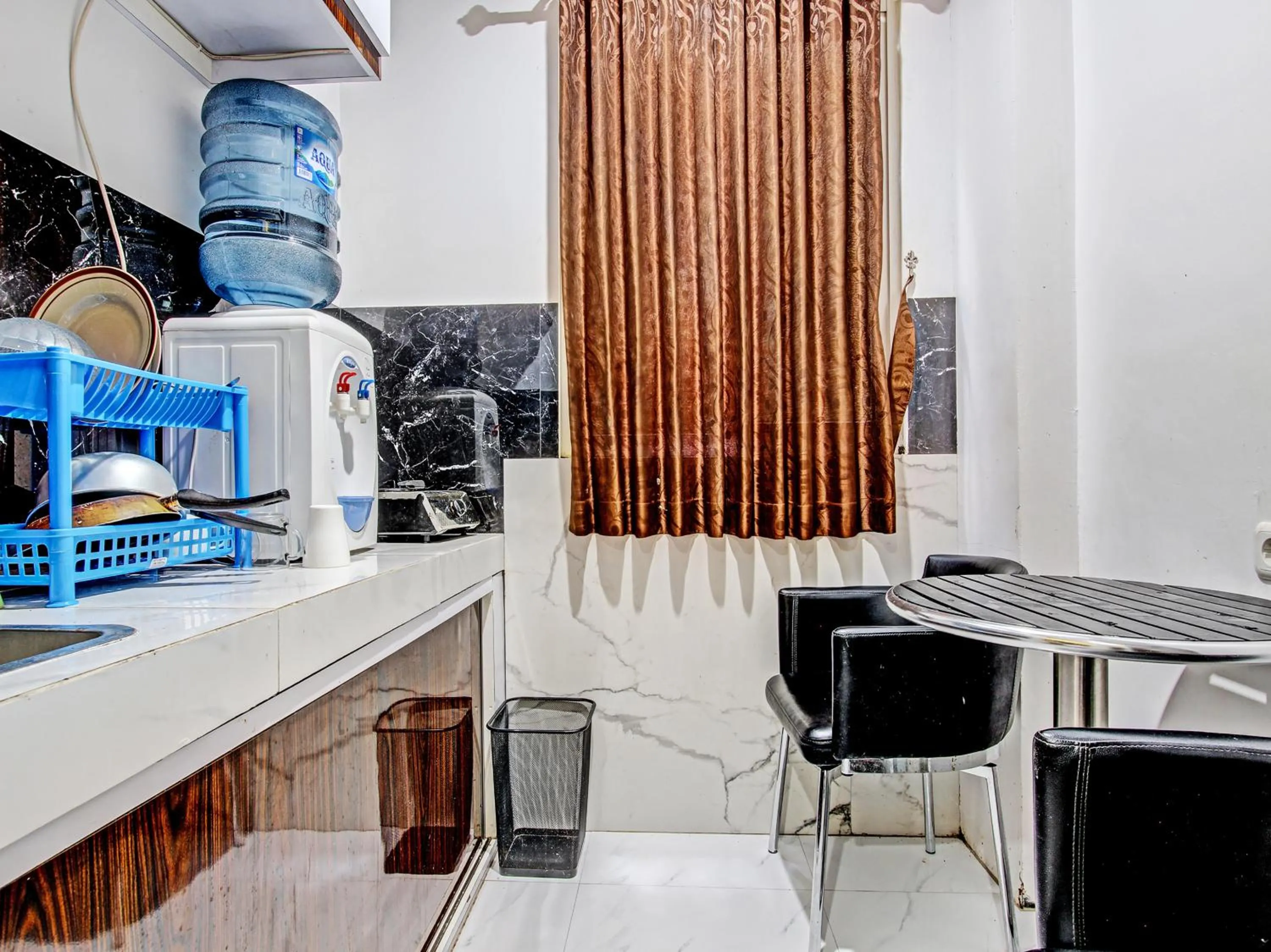 Kitchen or kitchenette in Collection O 90253 DHelomi