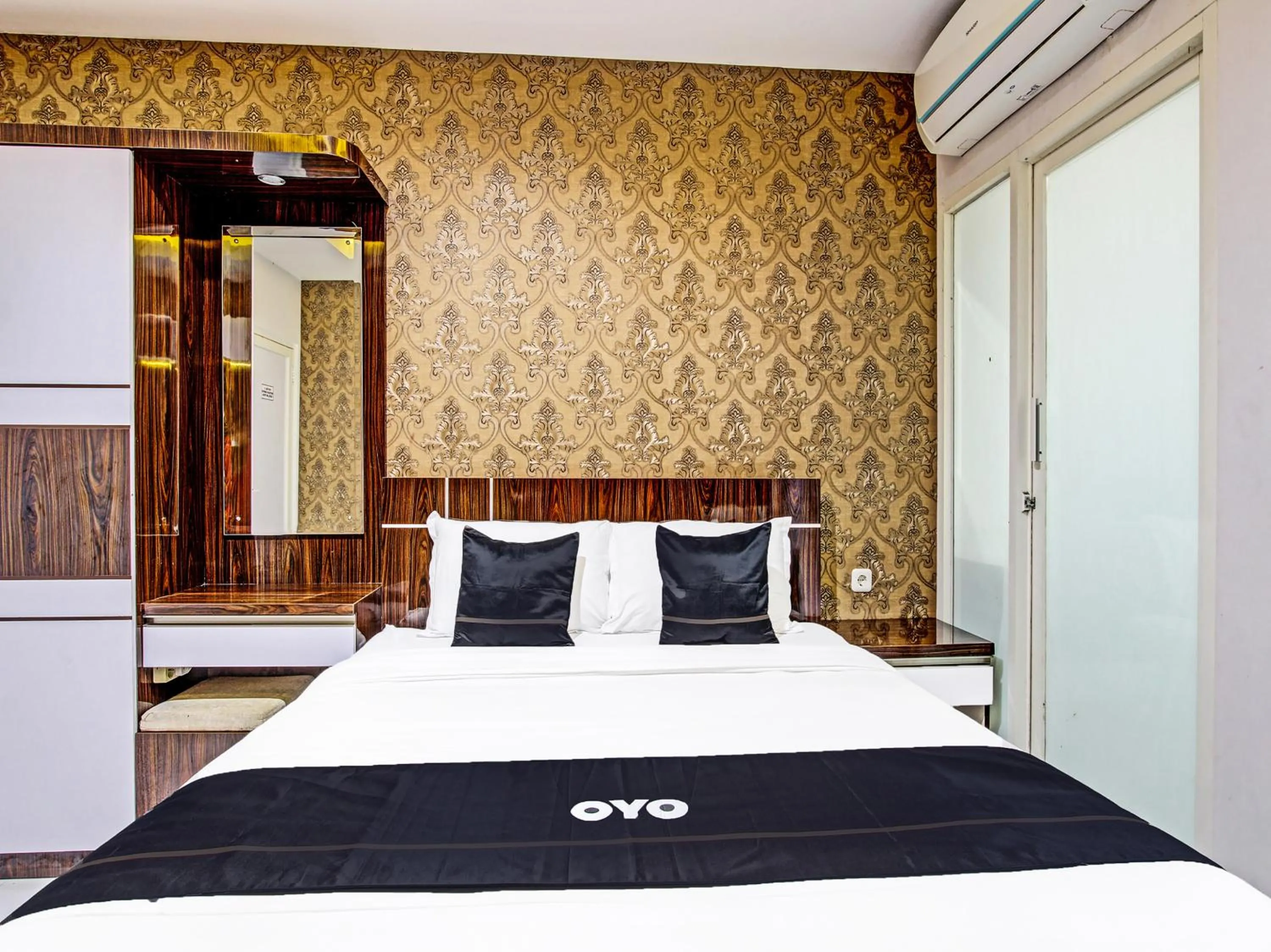 Bedroom in Collection O 90253 DHelomi