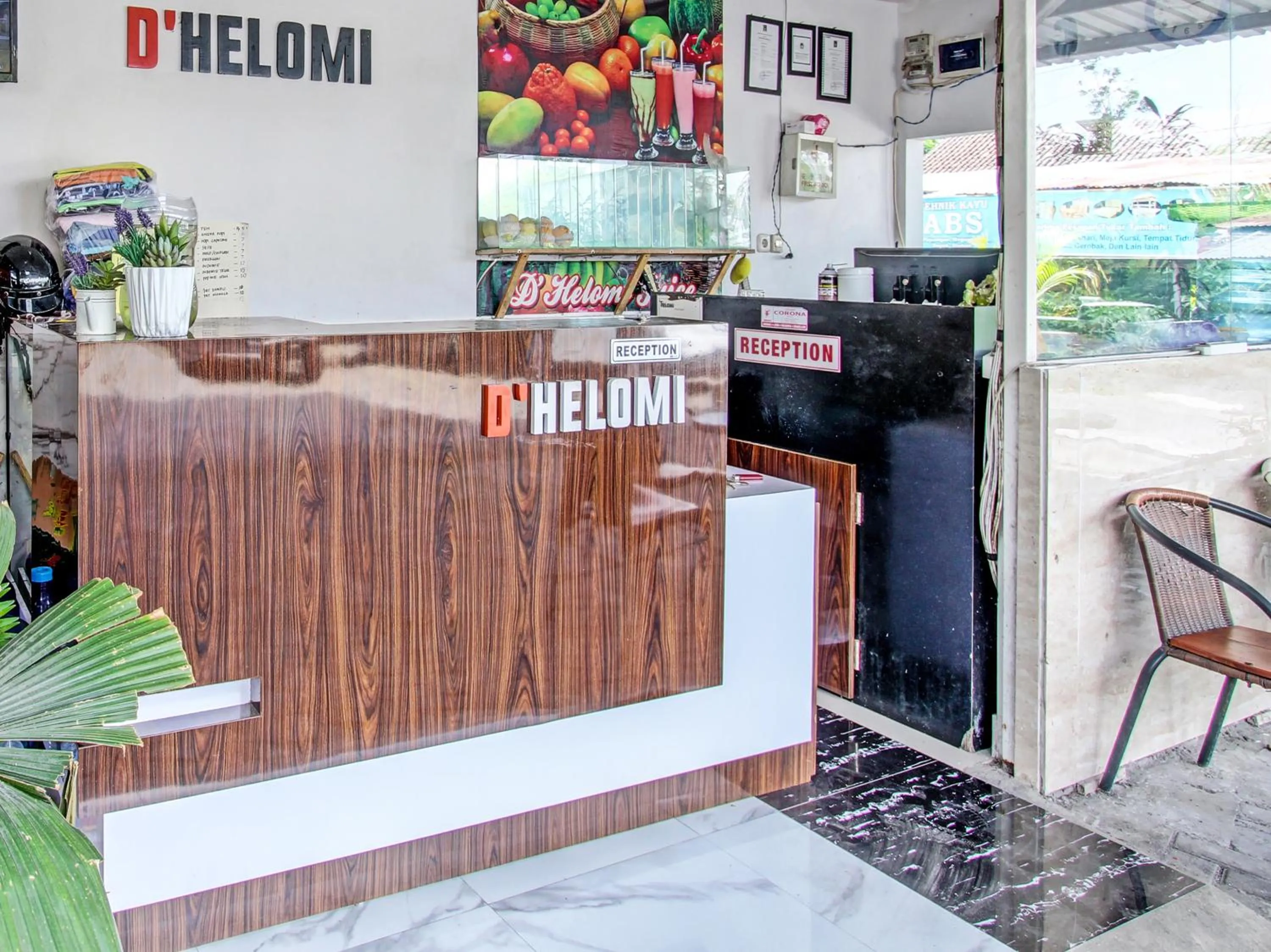 Lobby or reception in Collection O 90253 DHelomi