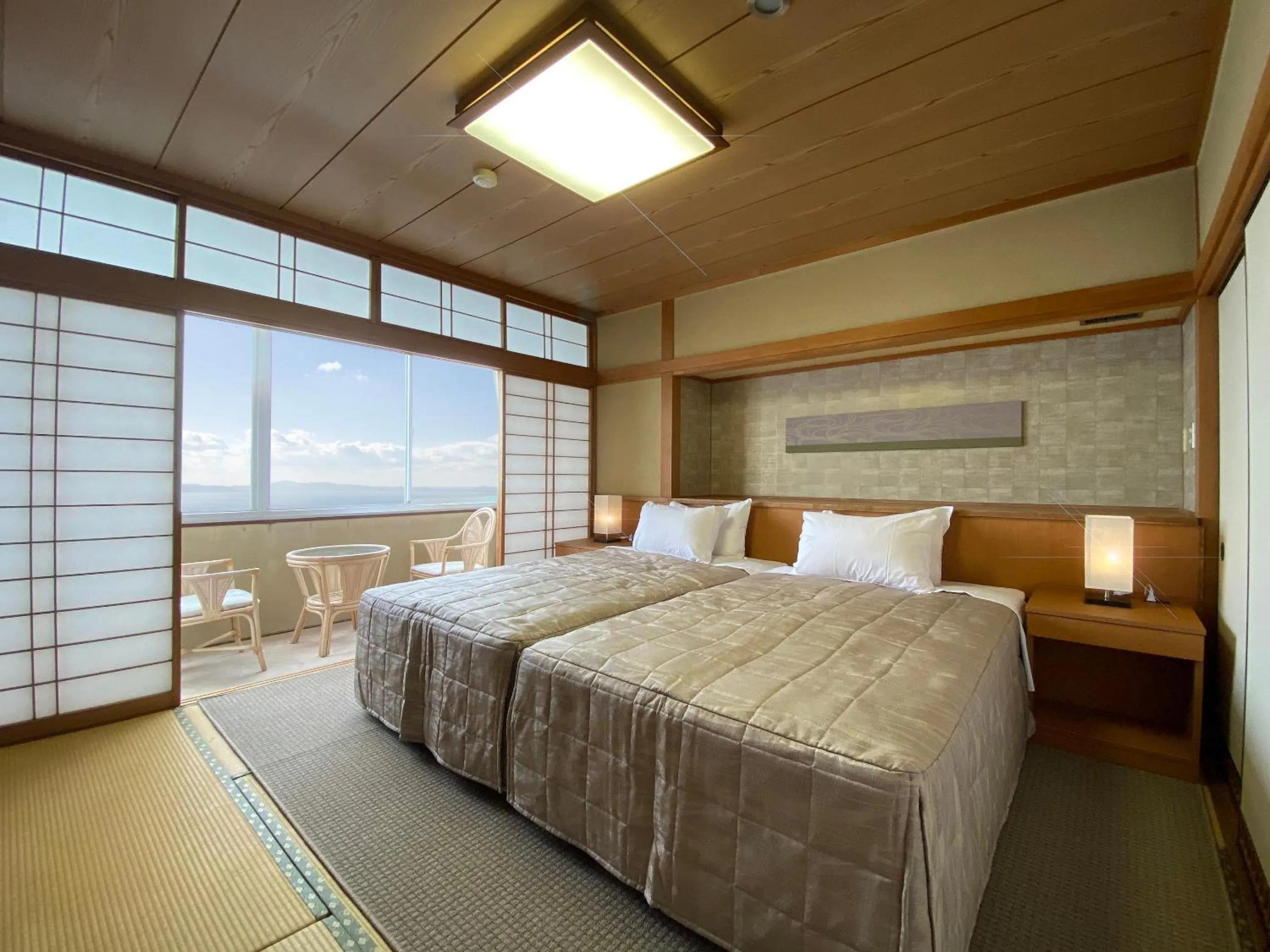 Photo of the whole room, Bed in Gamagori Onsenkyo Mikawa Bay Hills Hotel