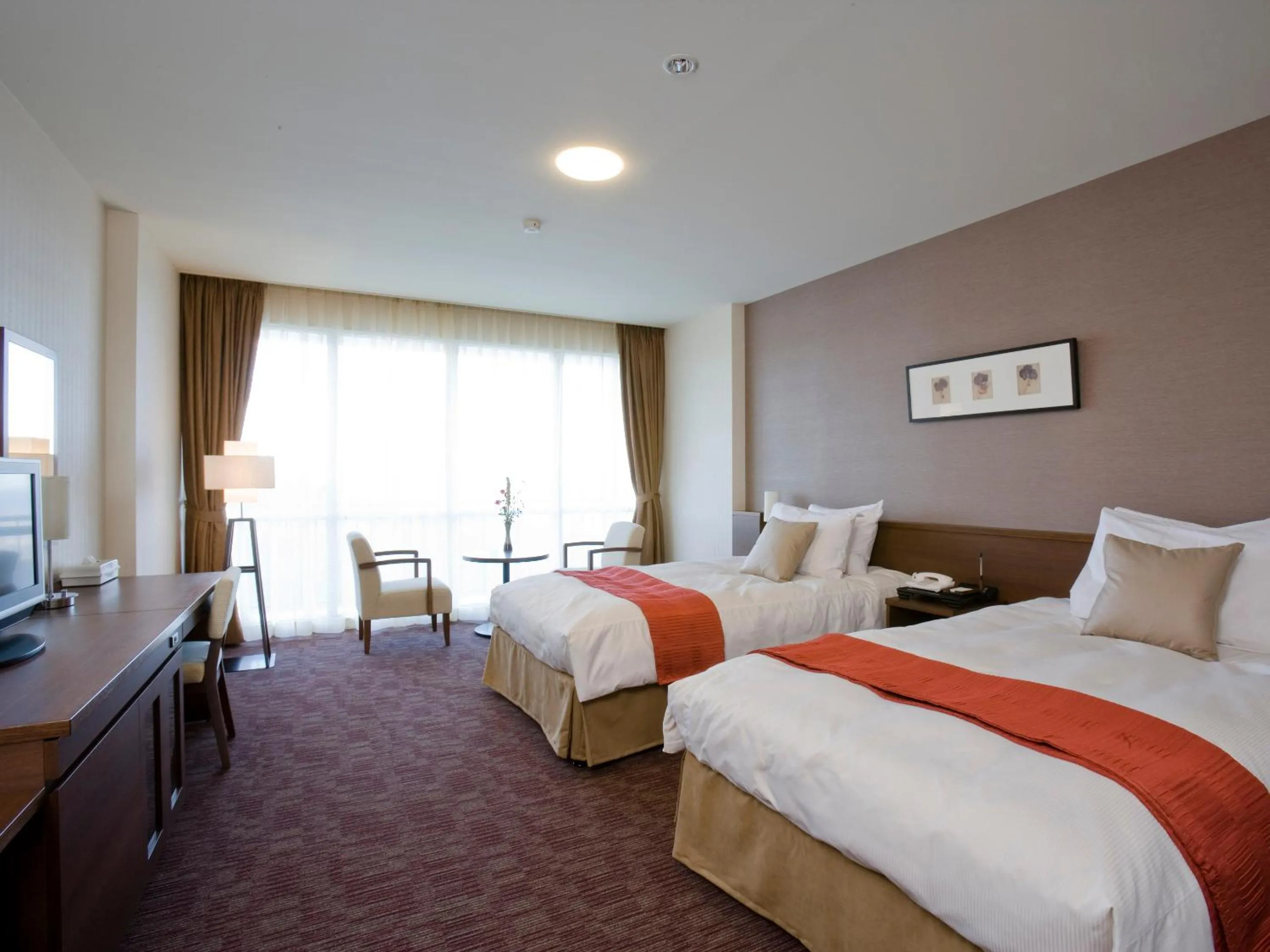 Photo of the whole room, Bed in Gamagori Onsenkyo Mikawa Bay Hills Hotel