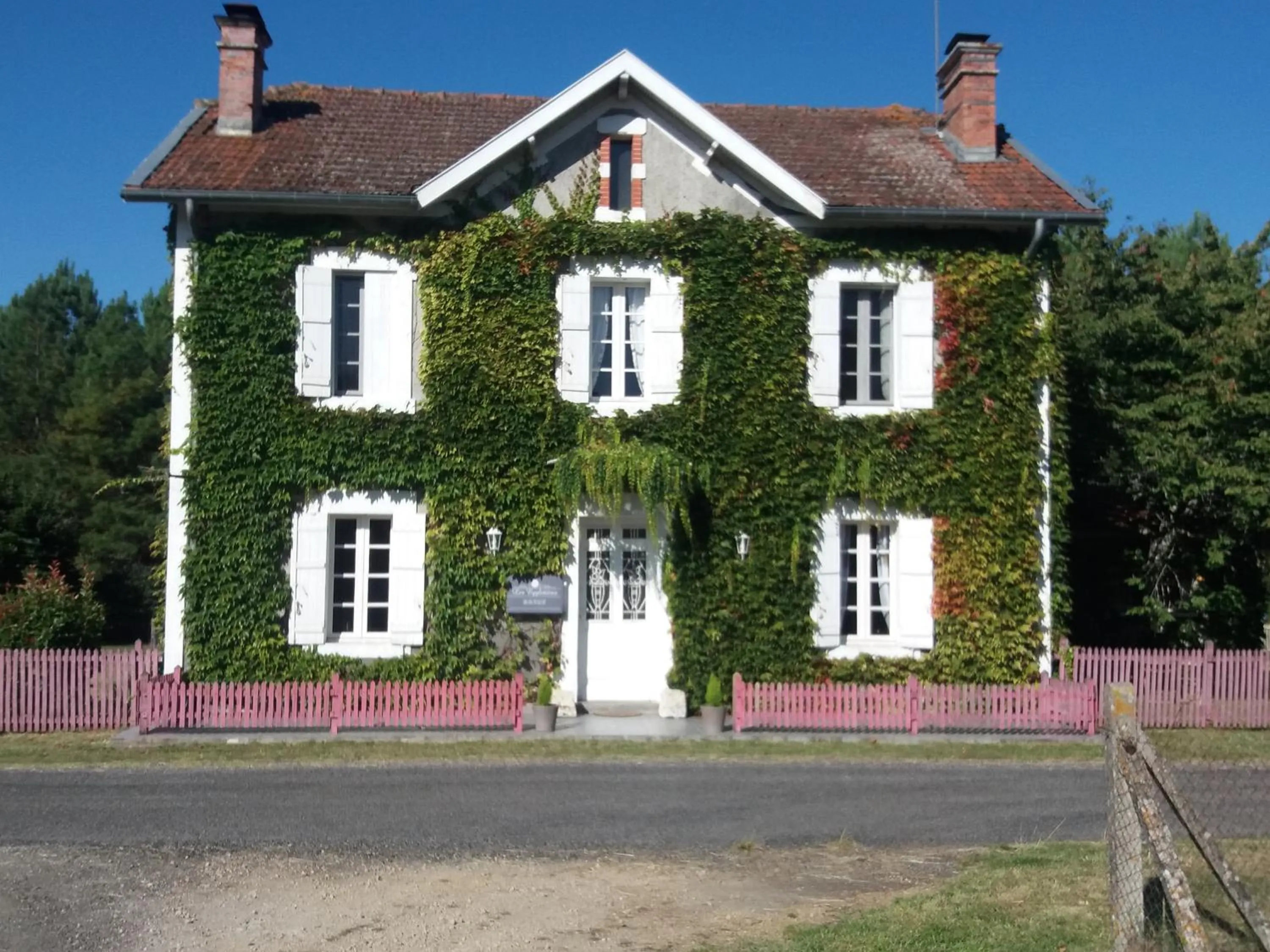 Property building in Les Eygletières