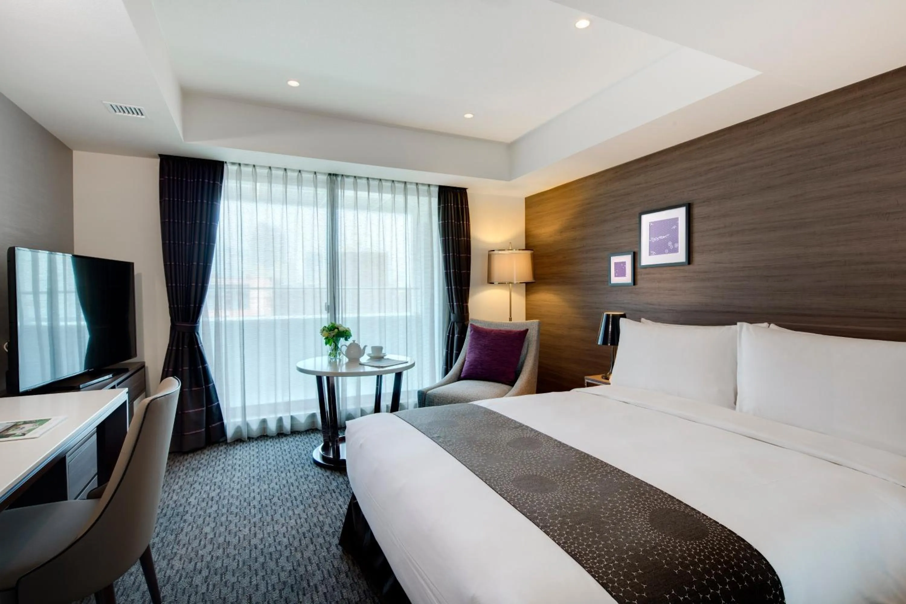 Photo of the whole room, Bed in Somerset Ginza East Tokyo