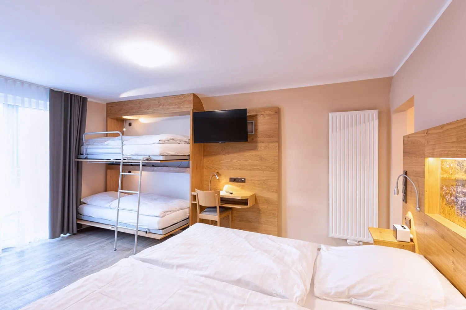 Photo of the whole room in Hotel-Restaurant Weinhaus Grebel