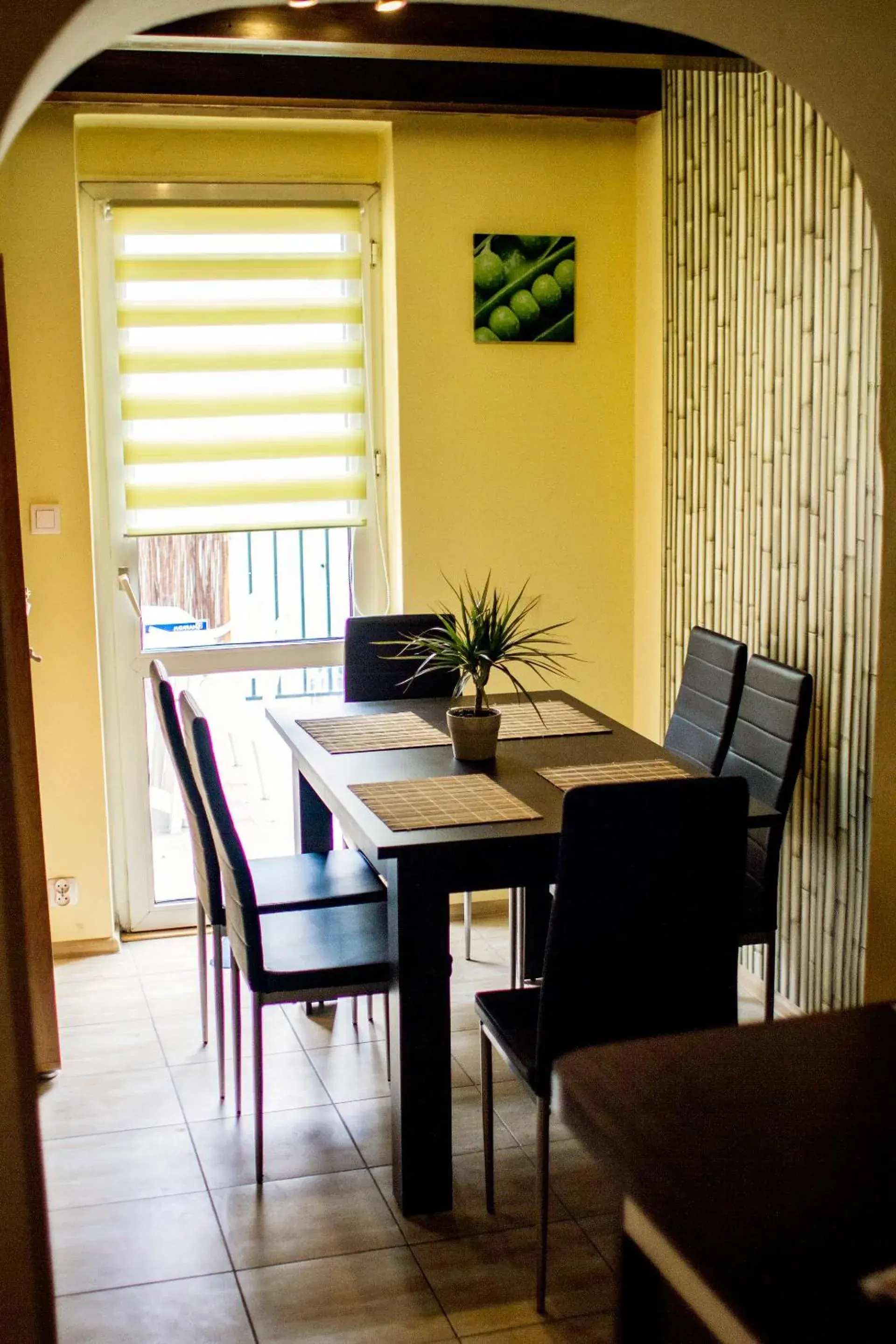 Bed in 5-Bed Mixed Dormitory Room with Shared Bathroom in Dream Hostel & Apartments Bed in 5-Bed Mixed Dormitory Room with Shared Bathroom in Dream Hostel & Apartments