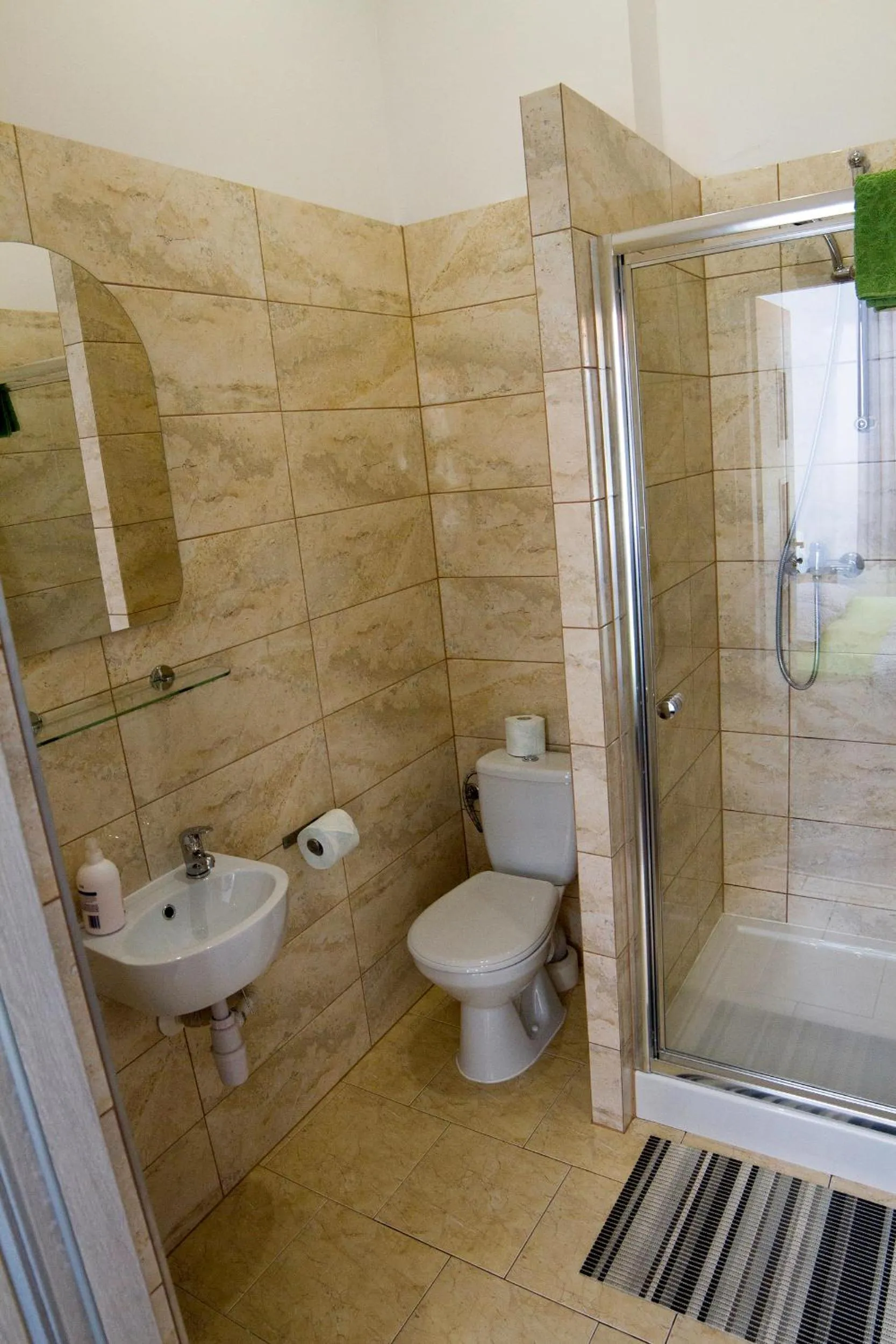 Shower in Dream Hostel & Apartments