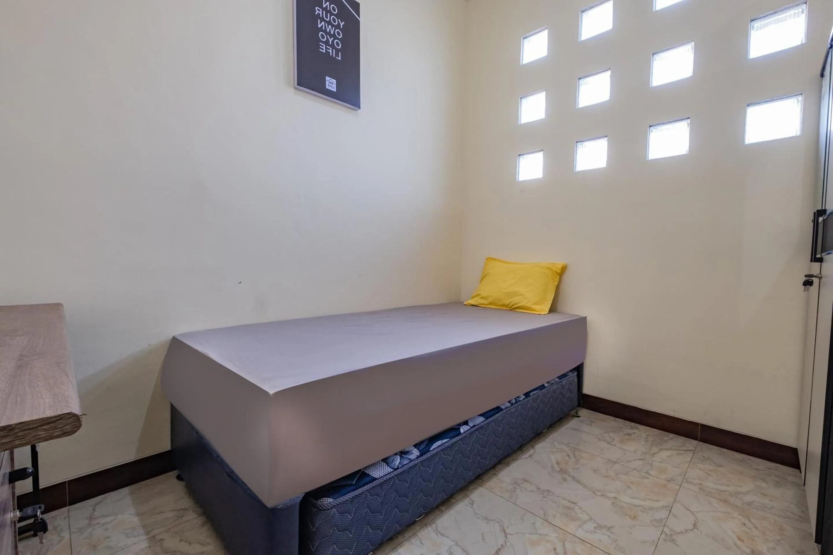 Bedroom, Bed in OYO Life 2216 Griya Jakasetia