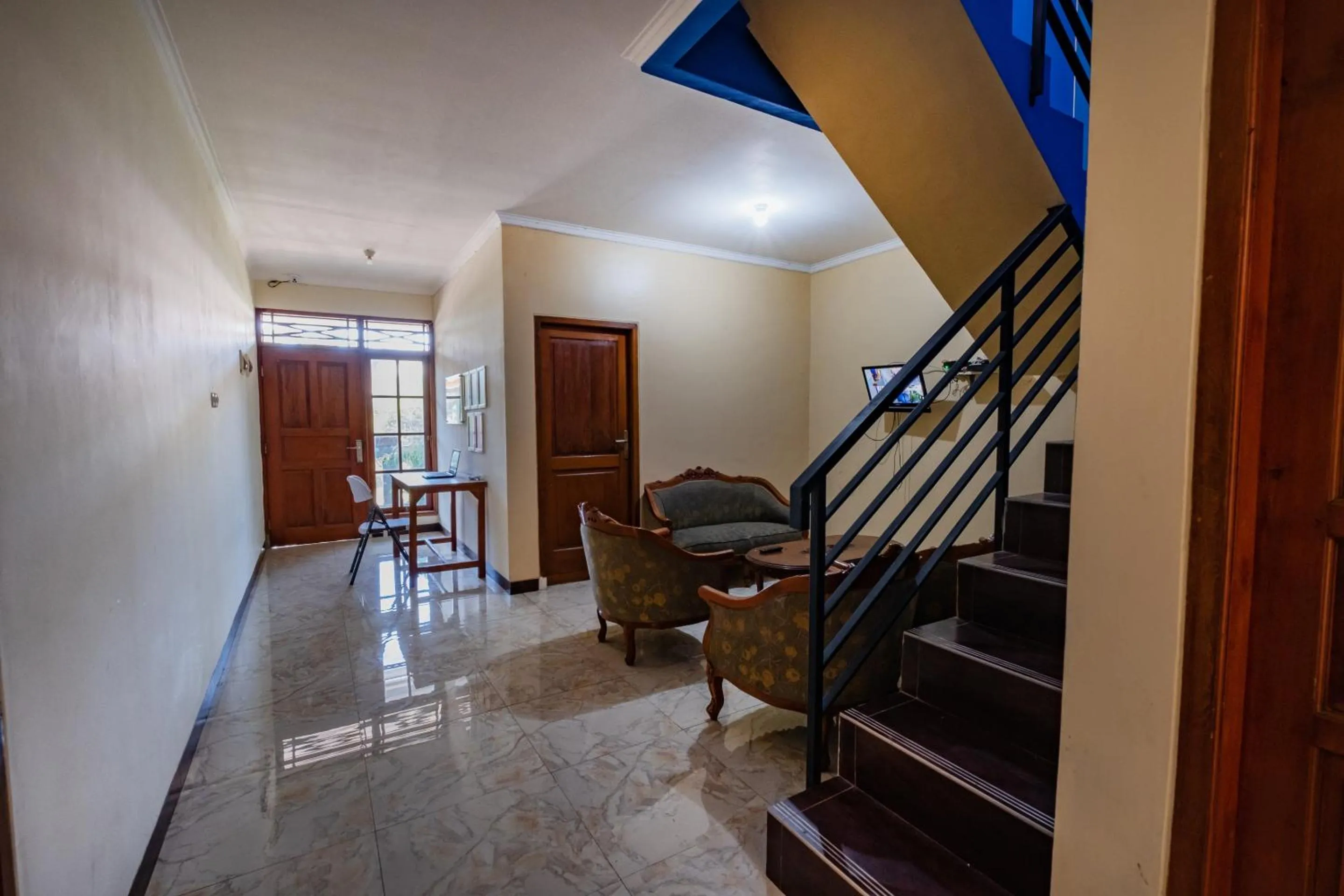 Lobby or reception in OYO Life 2216 Griya Jakasetia