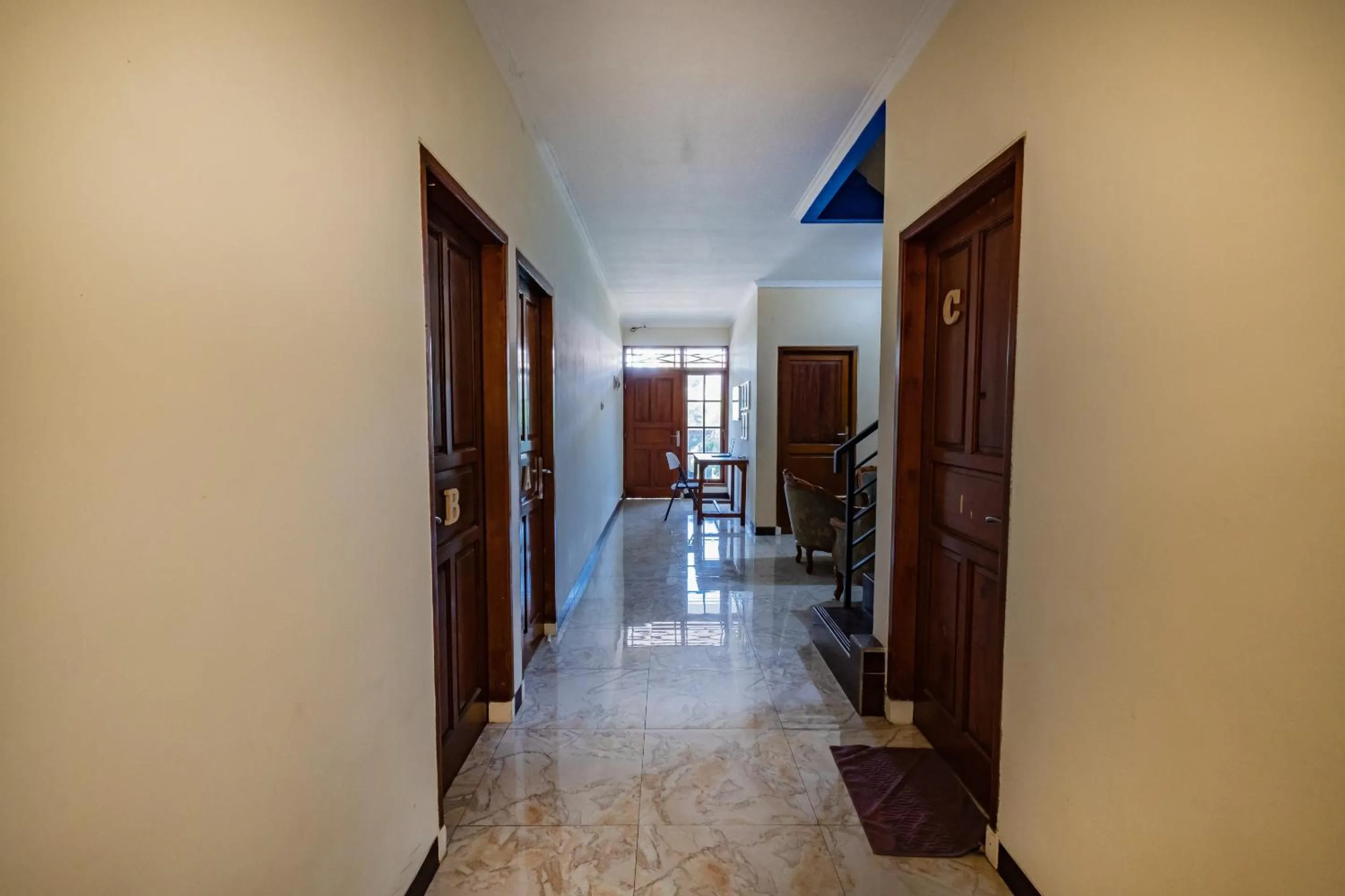 Lobby or reception in OYO Life 2216 Griya Jakasetia