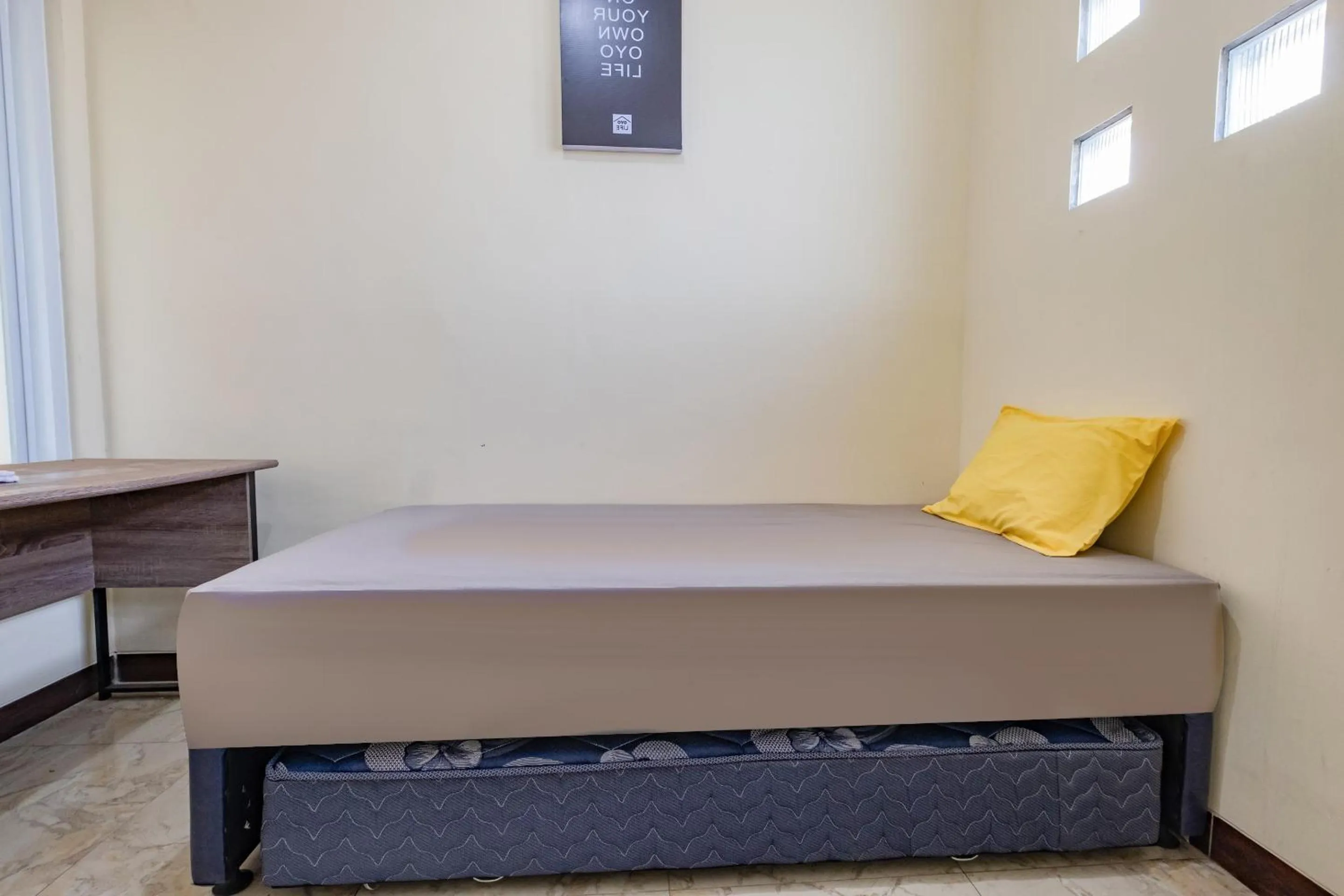 Bedroom, Bed in OYO Life 2216 Griya Jakasetia