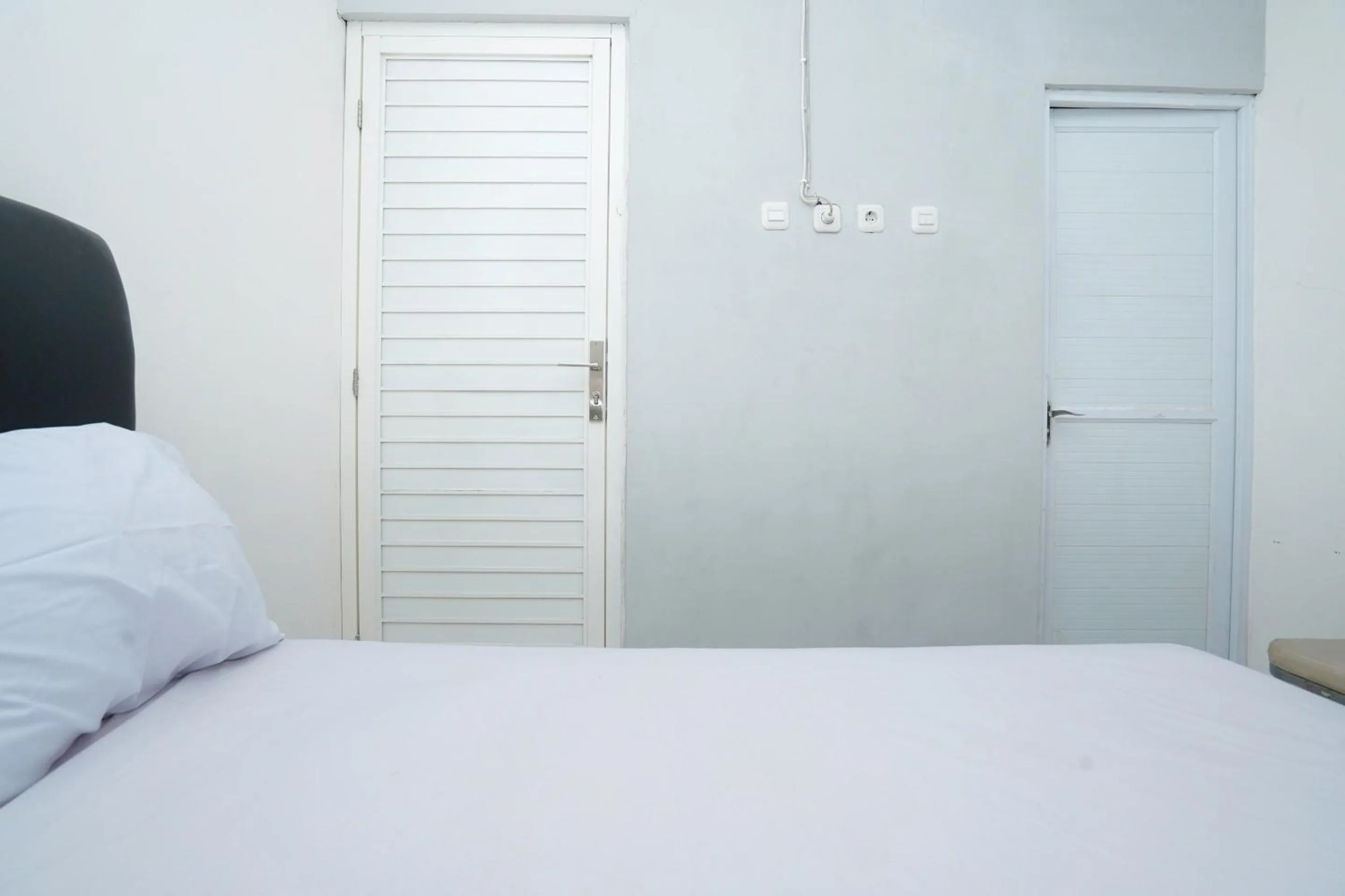 Bedroom, Bed in OYO Life 2498 Kost Putri Purimas 23