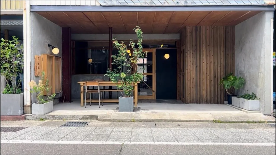 商店街で暮らすように泊まる-アラシマホステル-