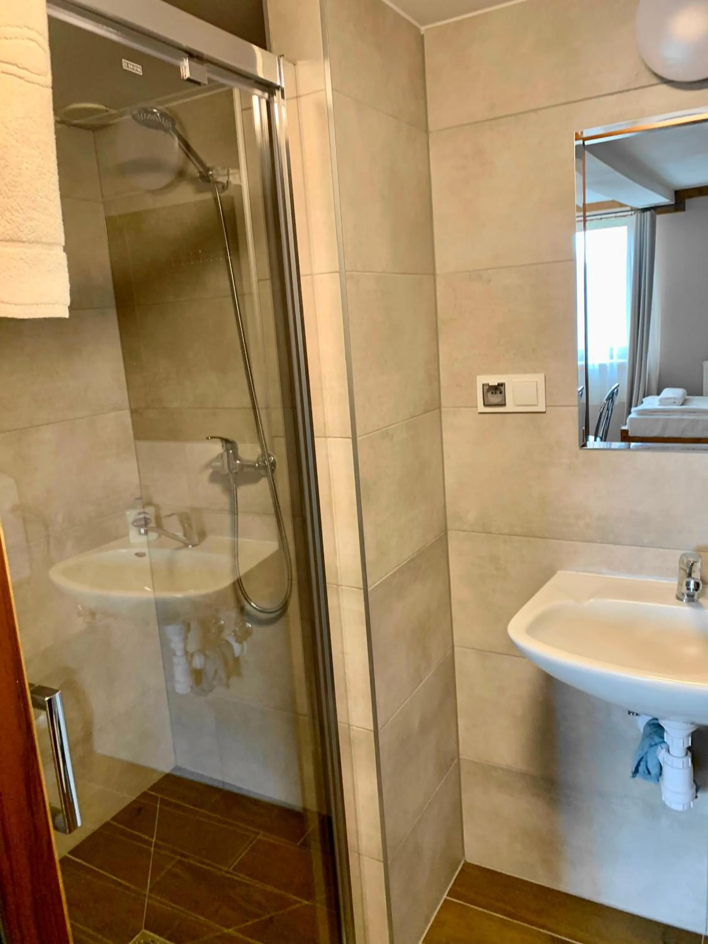 Bathroom in Pensjonat u Bartka - Wyzywienie na miejscu