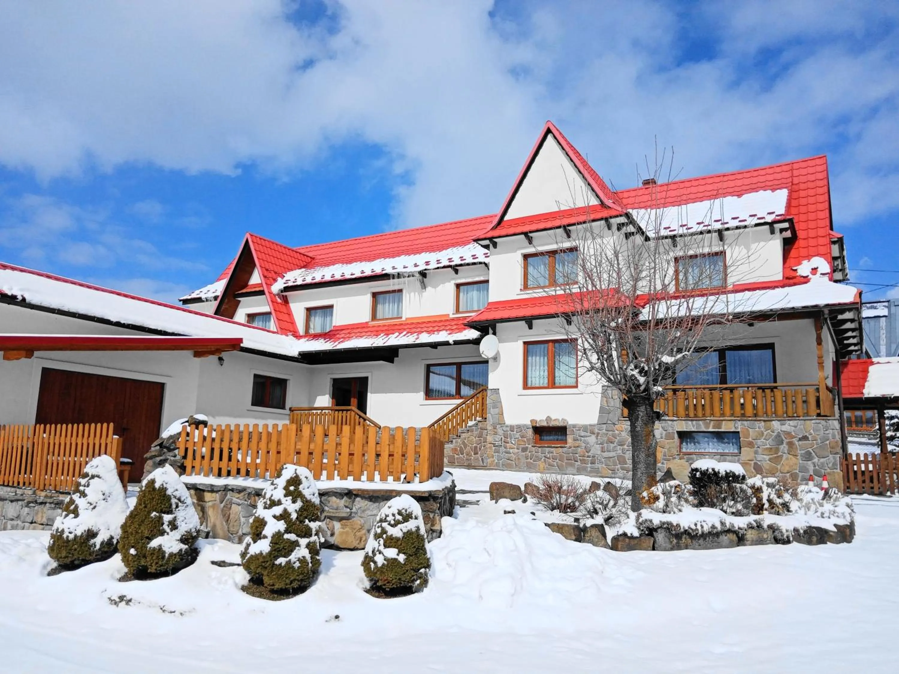 Property building in Pensjonat u Bartka - Wyzywienie na miejscu