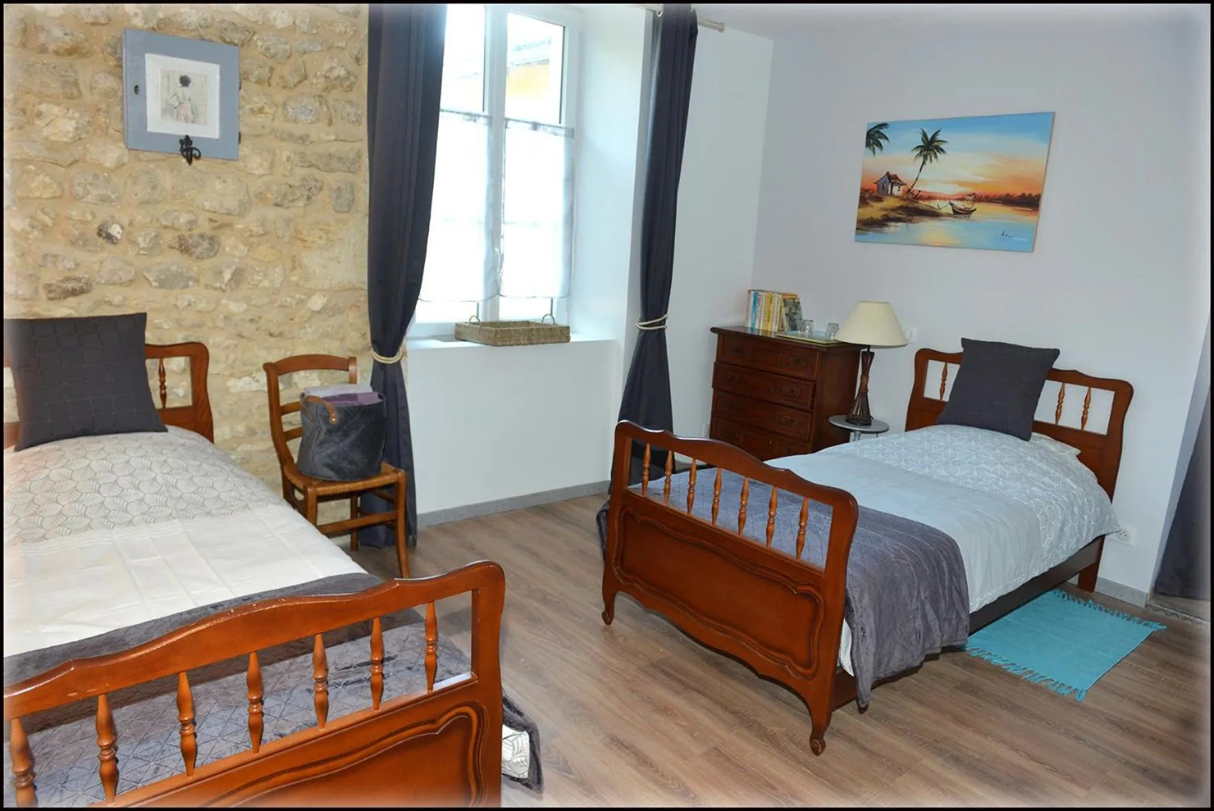 Bedroom, Bed in Jardin d'arcy - chambres d'hôtes avec piscine et SPA