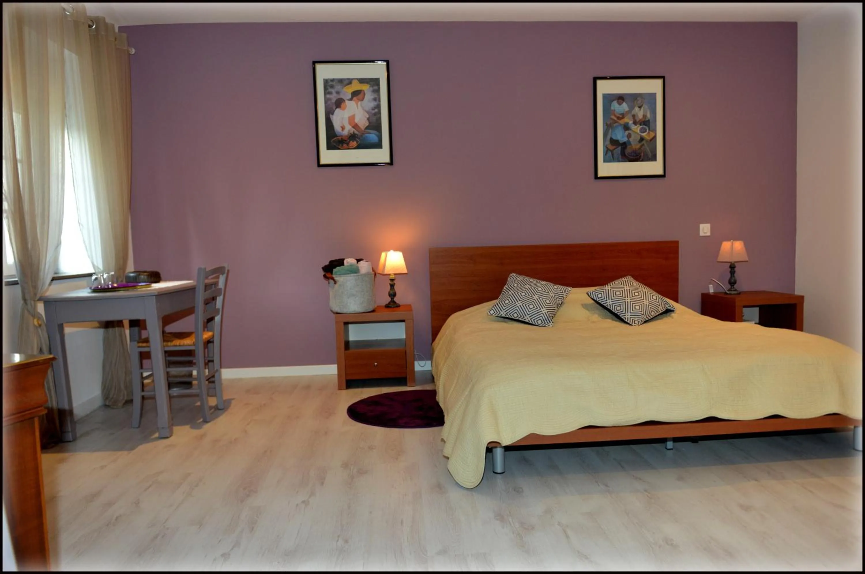 Photo of the whole room, Bed in Jardin d'arcy - chambres d'hôtes avec piscine et SPA