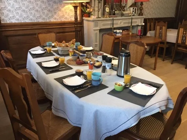 Restaurant/places to eat in Jardin d'arcy - chambres d'hôtes avec piscine et SPA