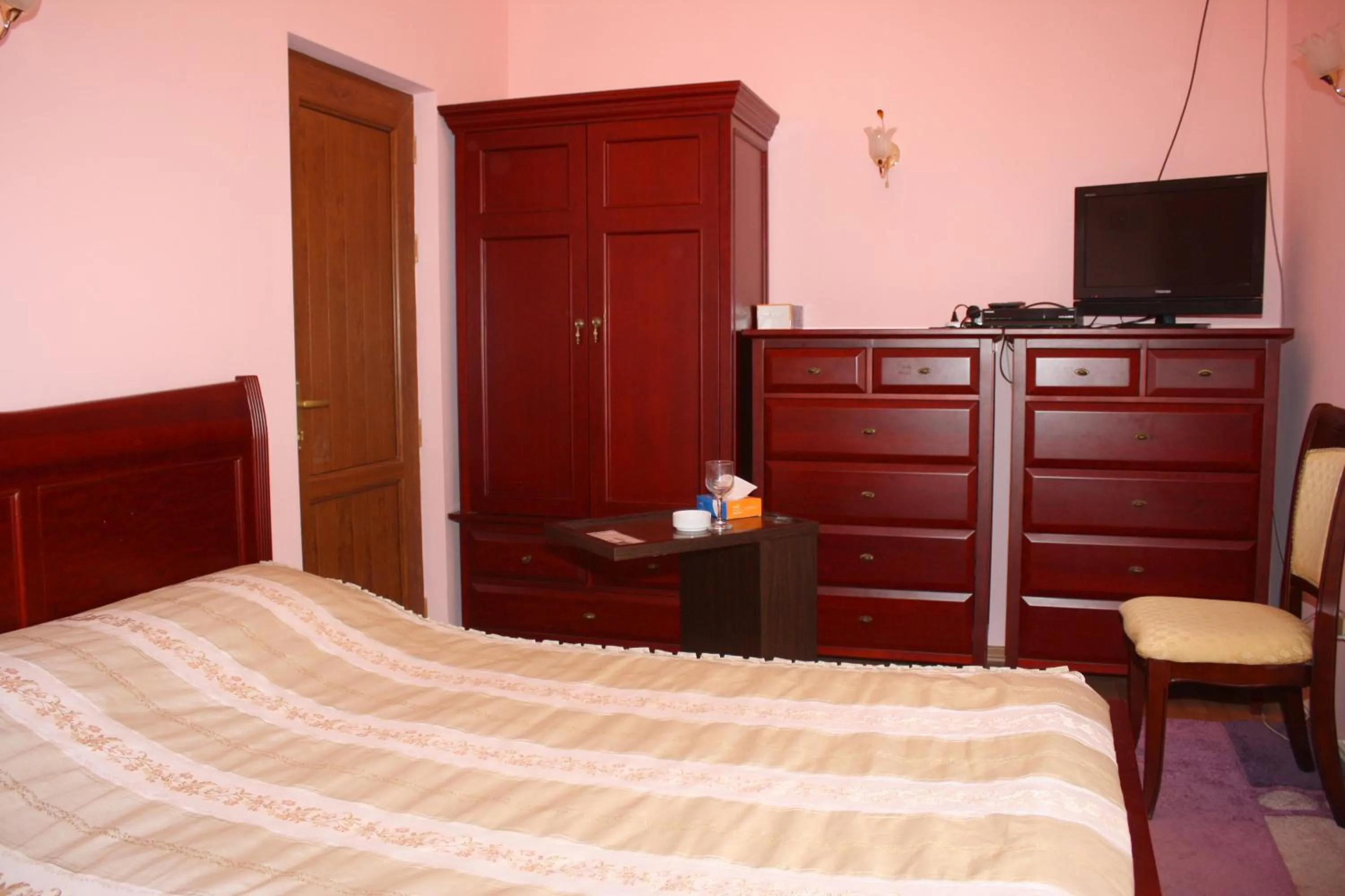 Photo of the whole room, Bed in Christy Hotel