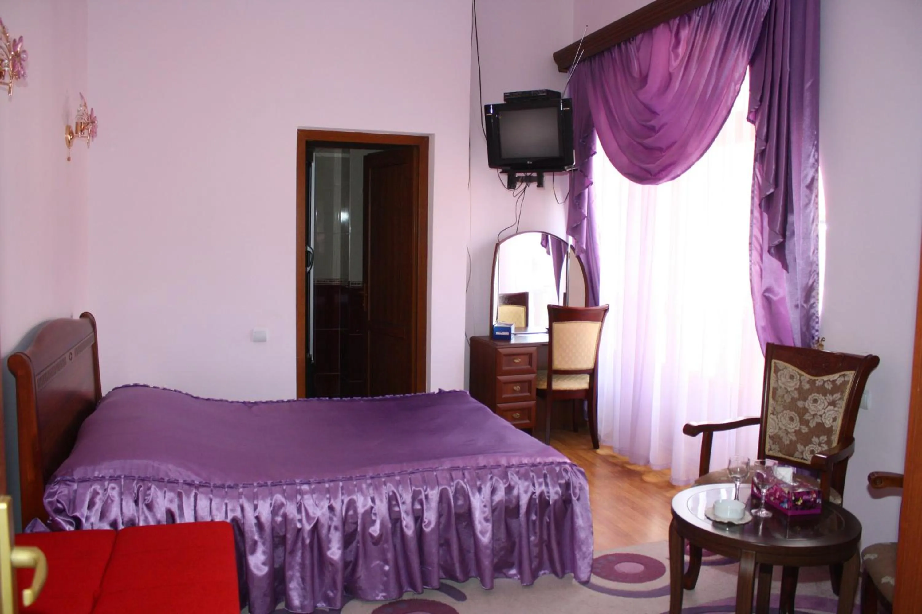 Photo of the whole room, Bed in Christy Hotel