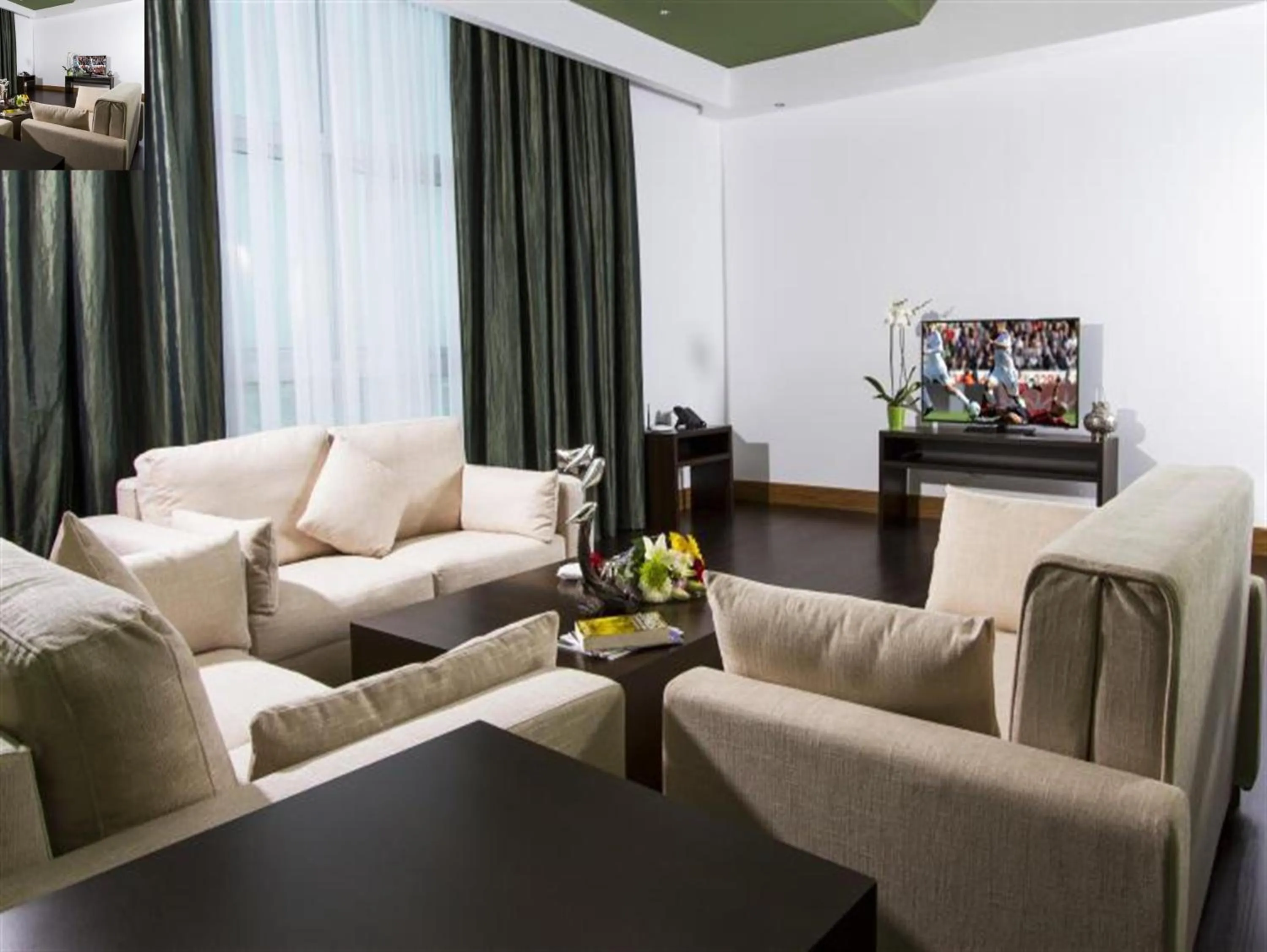 Seating area in Blaire Executive Suites