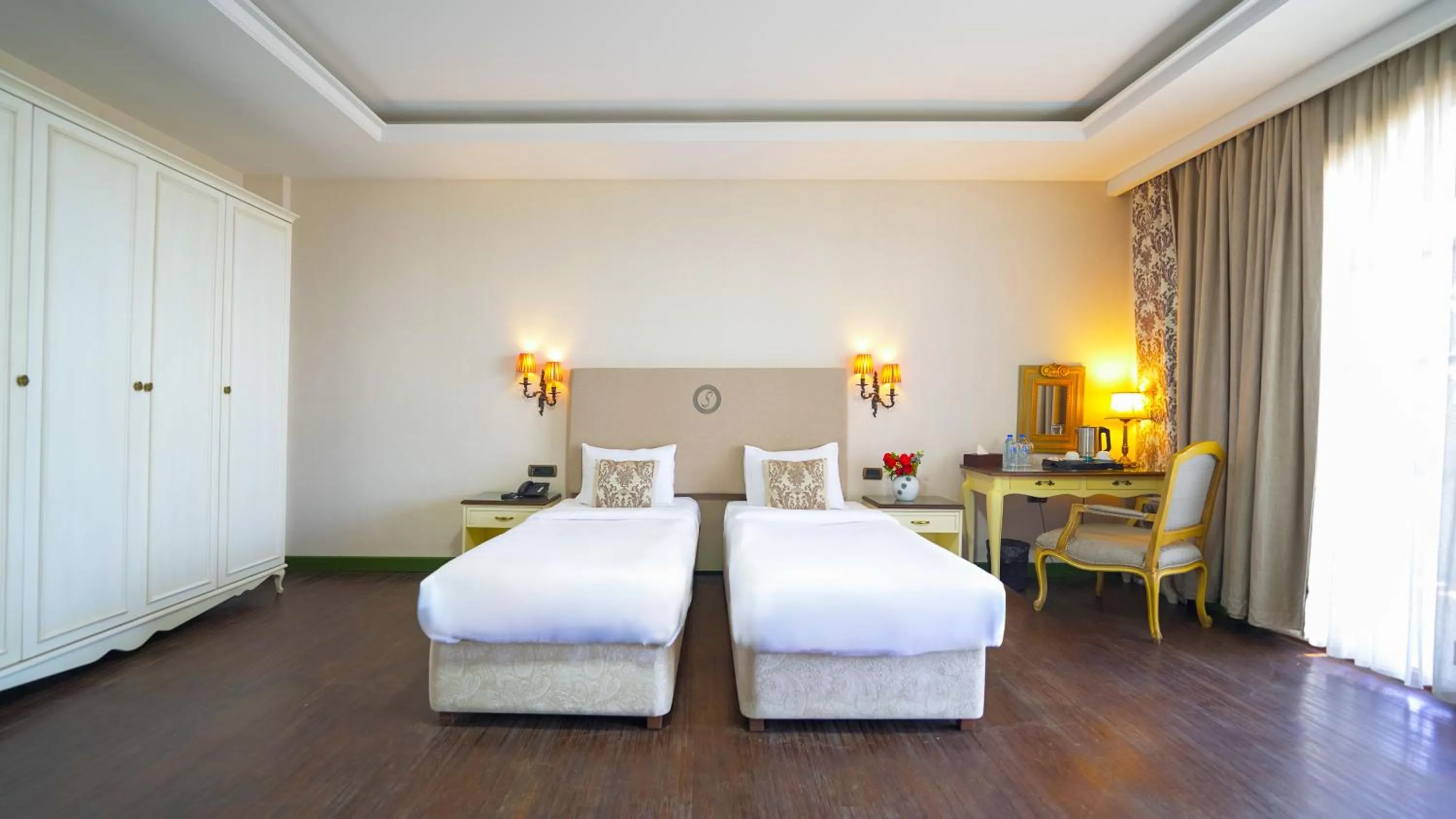 Bed in Sapphire Marine