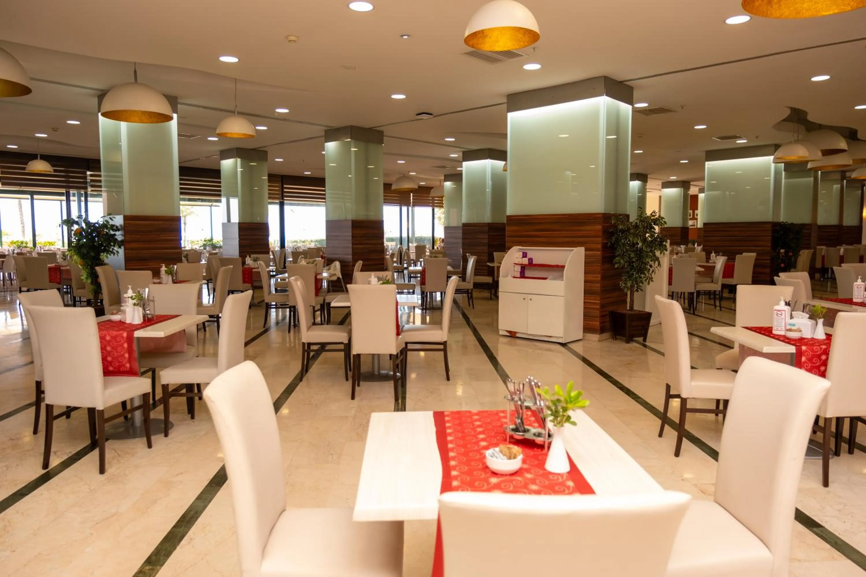 Restaurant/places to eat in AQI Pegasos Resort
