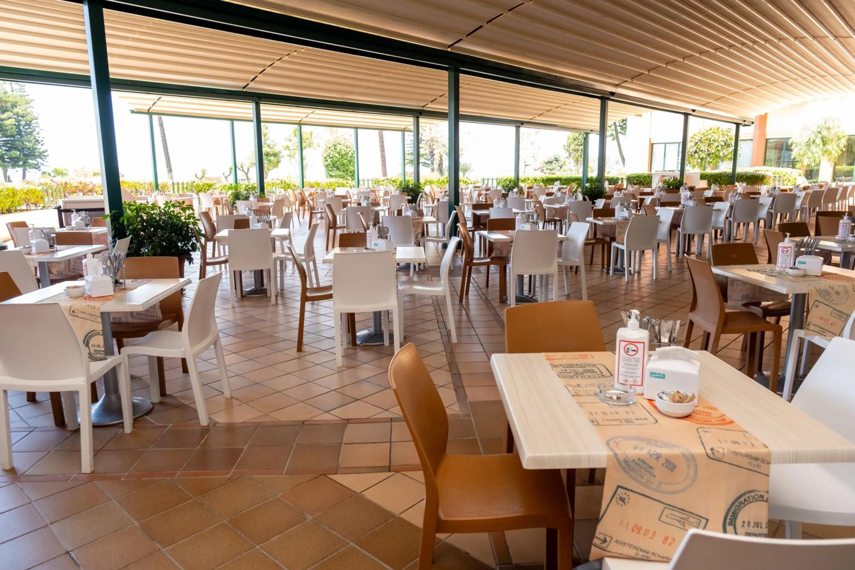 Restaurant/places to eat in AQI Pegasos Resort