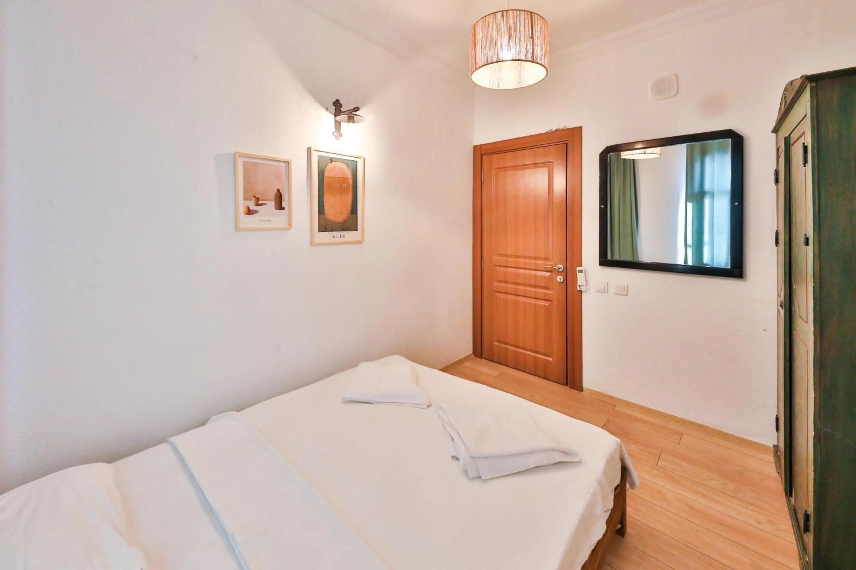 Photo of the whole room, Bed in Bahar Pansiyon