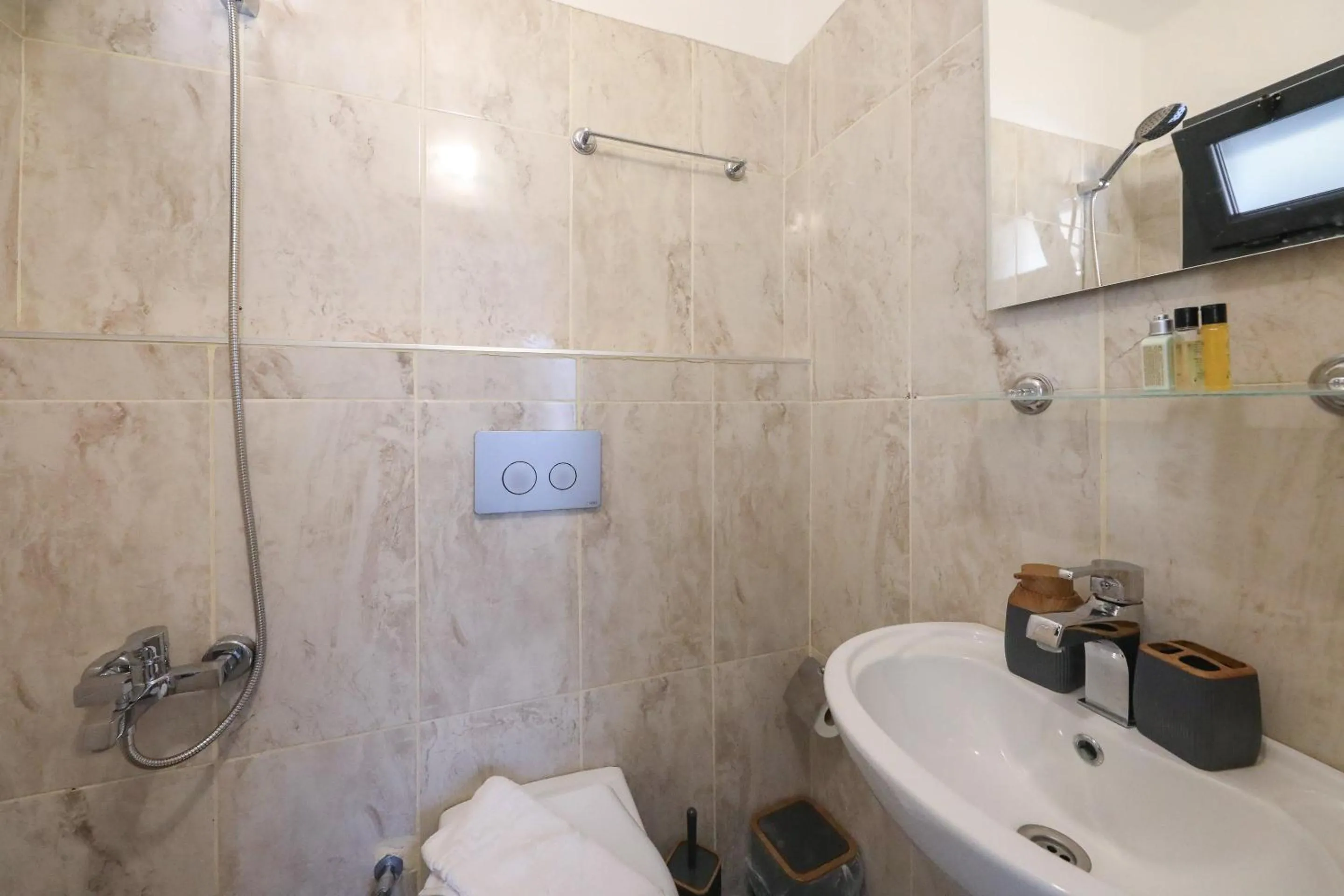 Bathroom in Bahar Pansiyon