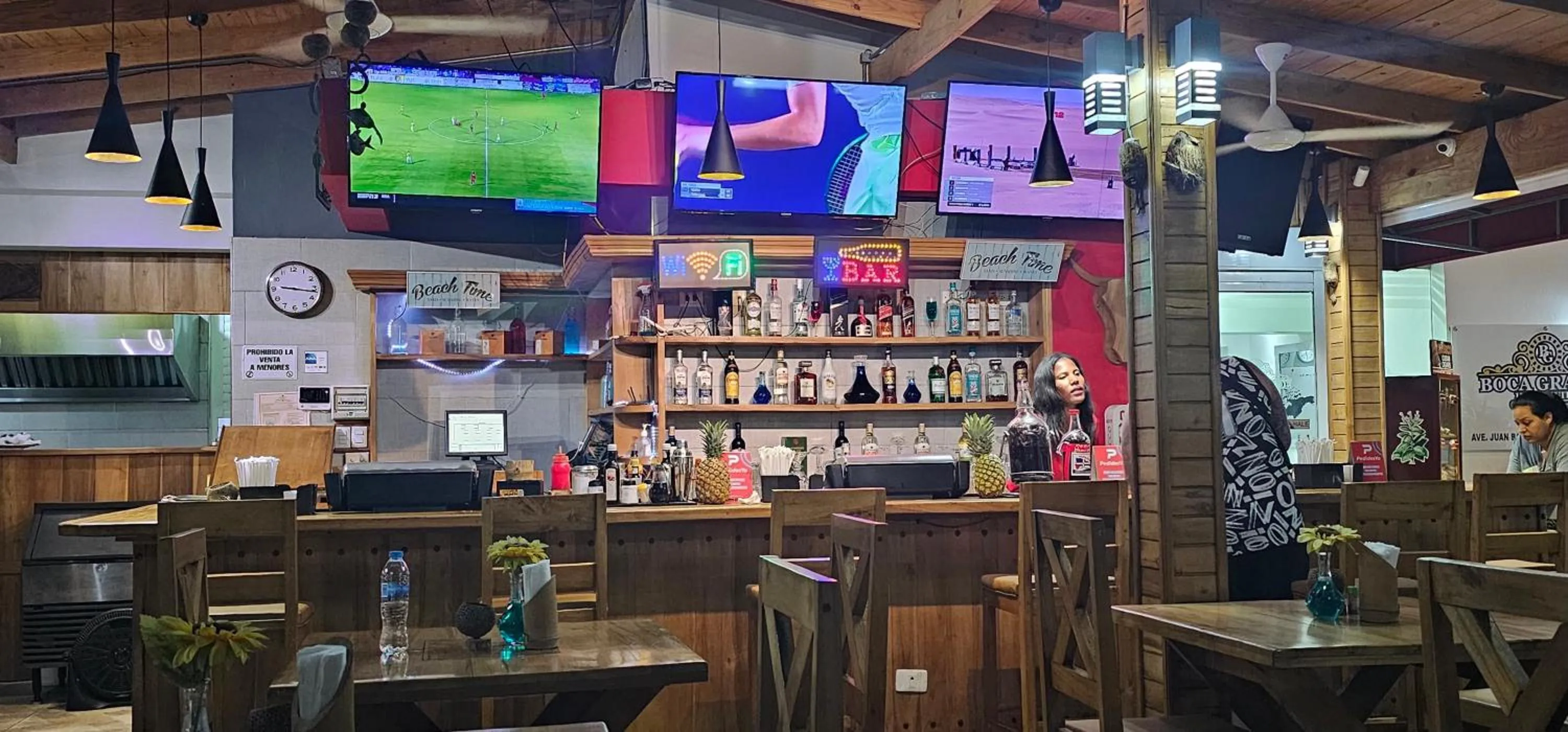 Lounge or bar in Boca Grande Hotel Suites