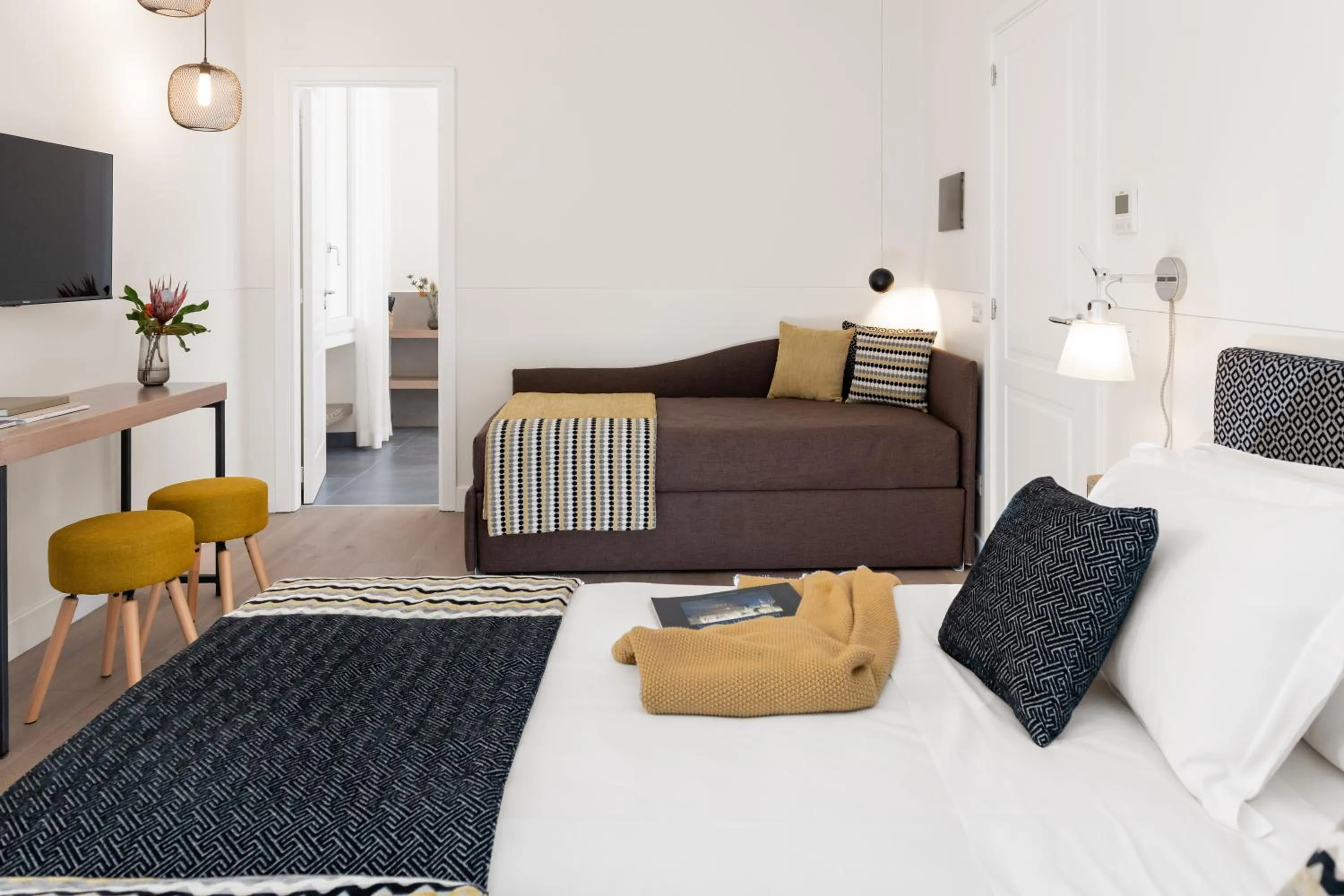 Bedroom, Bed in Charme 308