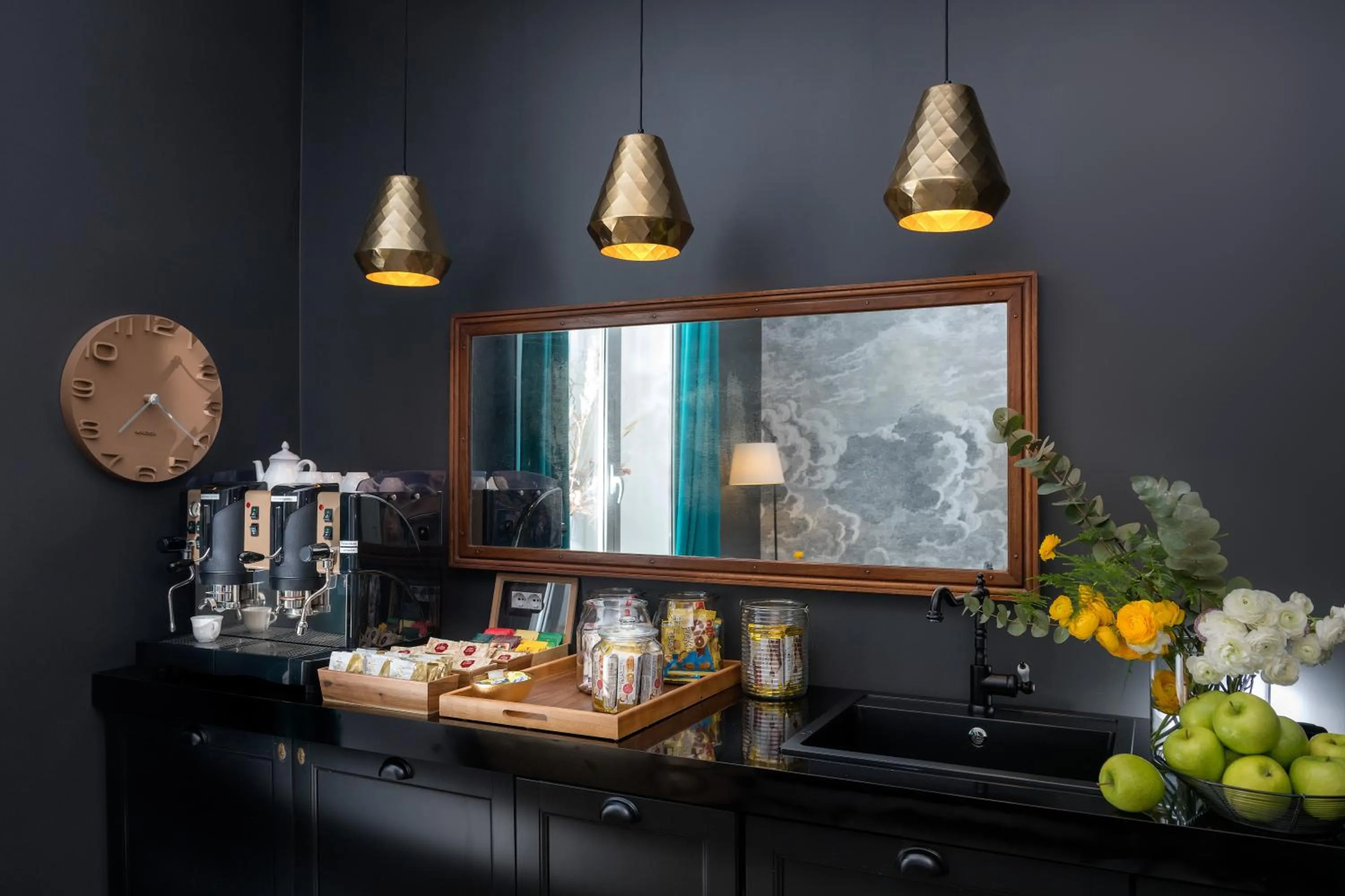 Food and drinks in Charme 308