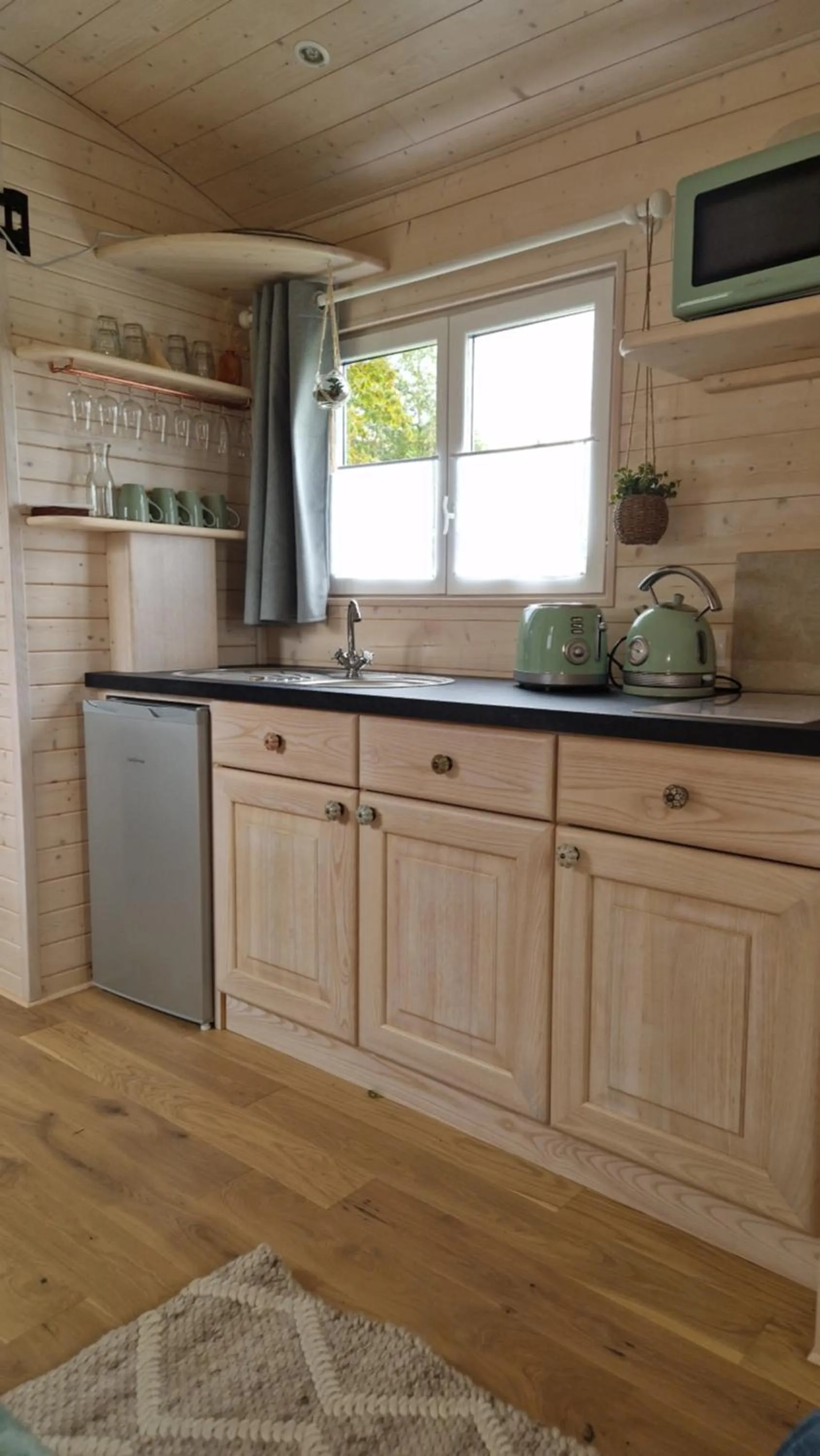 kitchen in La Bastide du Moulin - Mont St Michel